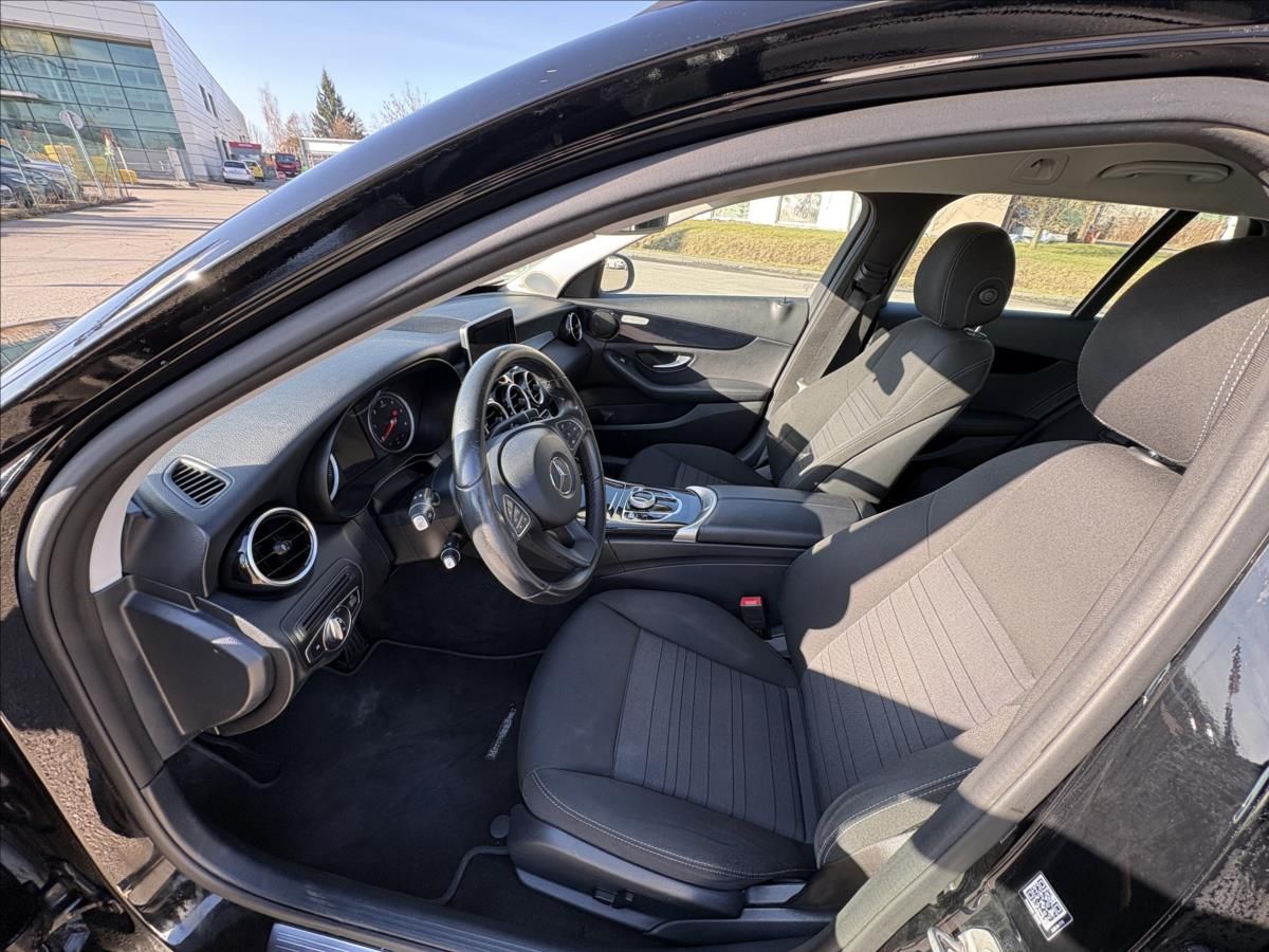 Mercedes-Benz Třídy C, 2,2 CDi 100kW Full Led,9G-tron - fotka 3
