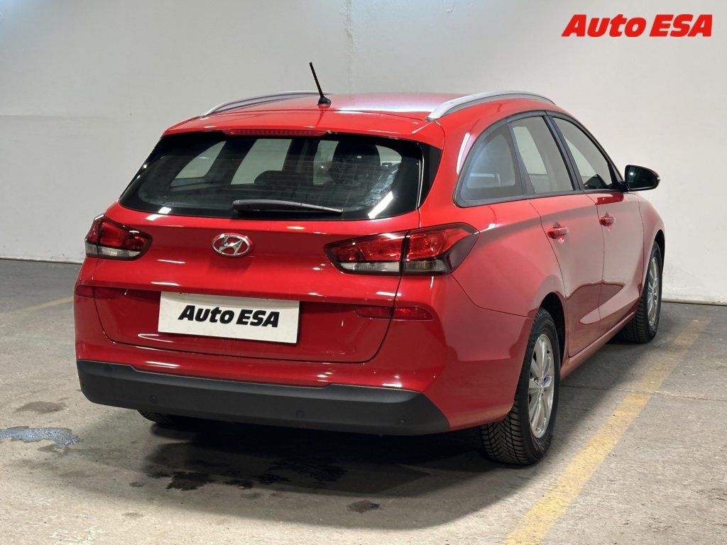 Hyundai i30, 1.6 CRDi,2.maj,servis.kniha - fotka 6