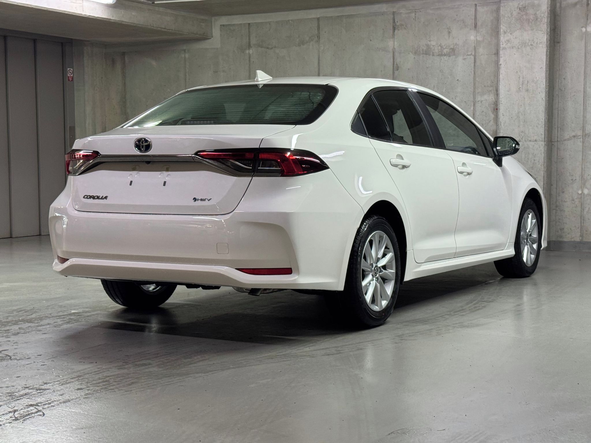 Toyota Corolla, COMFORT 1,8 Hybrid (140 k), CV - fotka 5