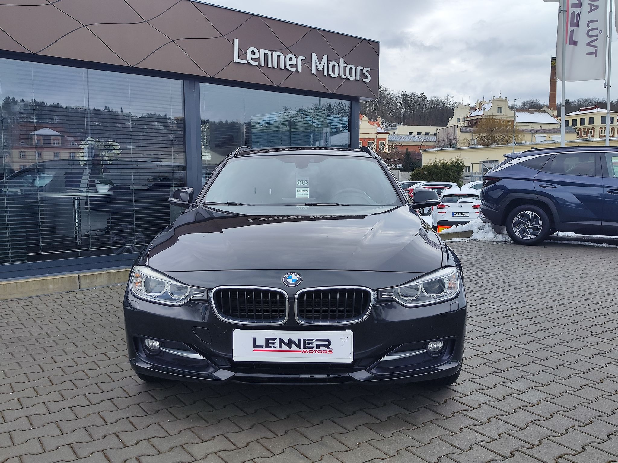 BMW Řada 3, 320d/135kW xDrive Sport 4x4 - fotka 2