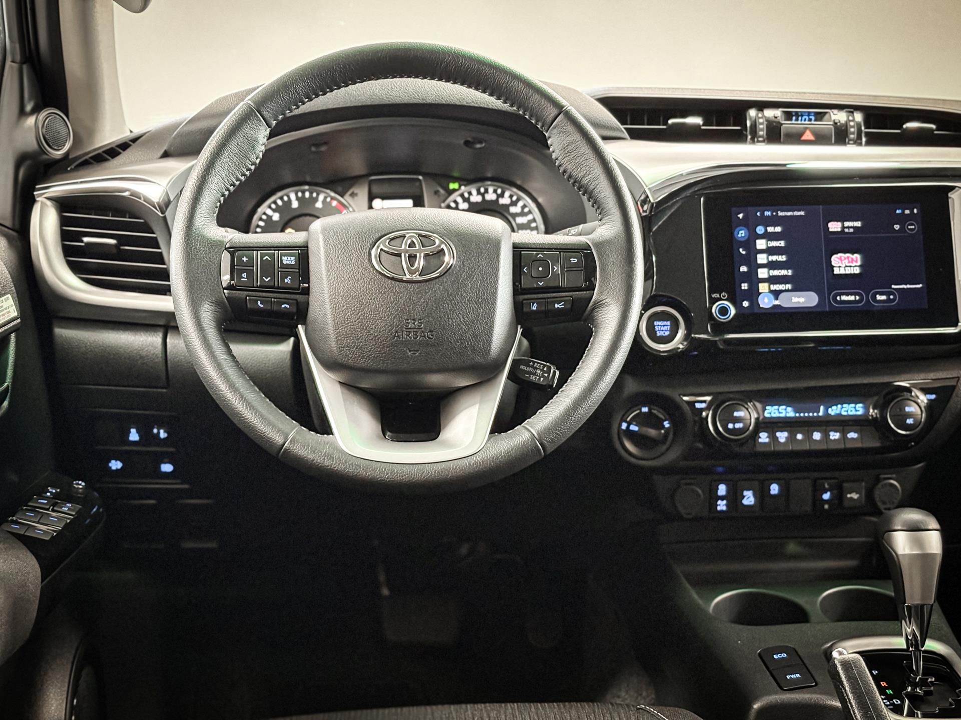 Toyota Hilux, 2,8 Diesel, 6st (4x4), Executi - fotka 2