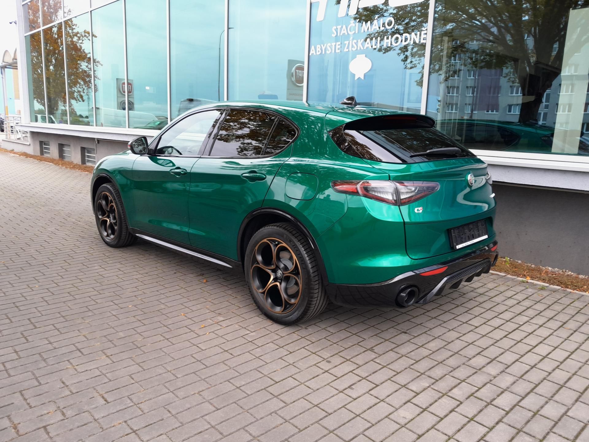 Alfa Romeo Stelvio, Intensa  4x4 2,0 280PS - fotka 4