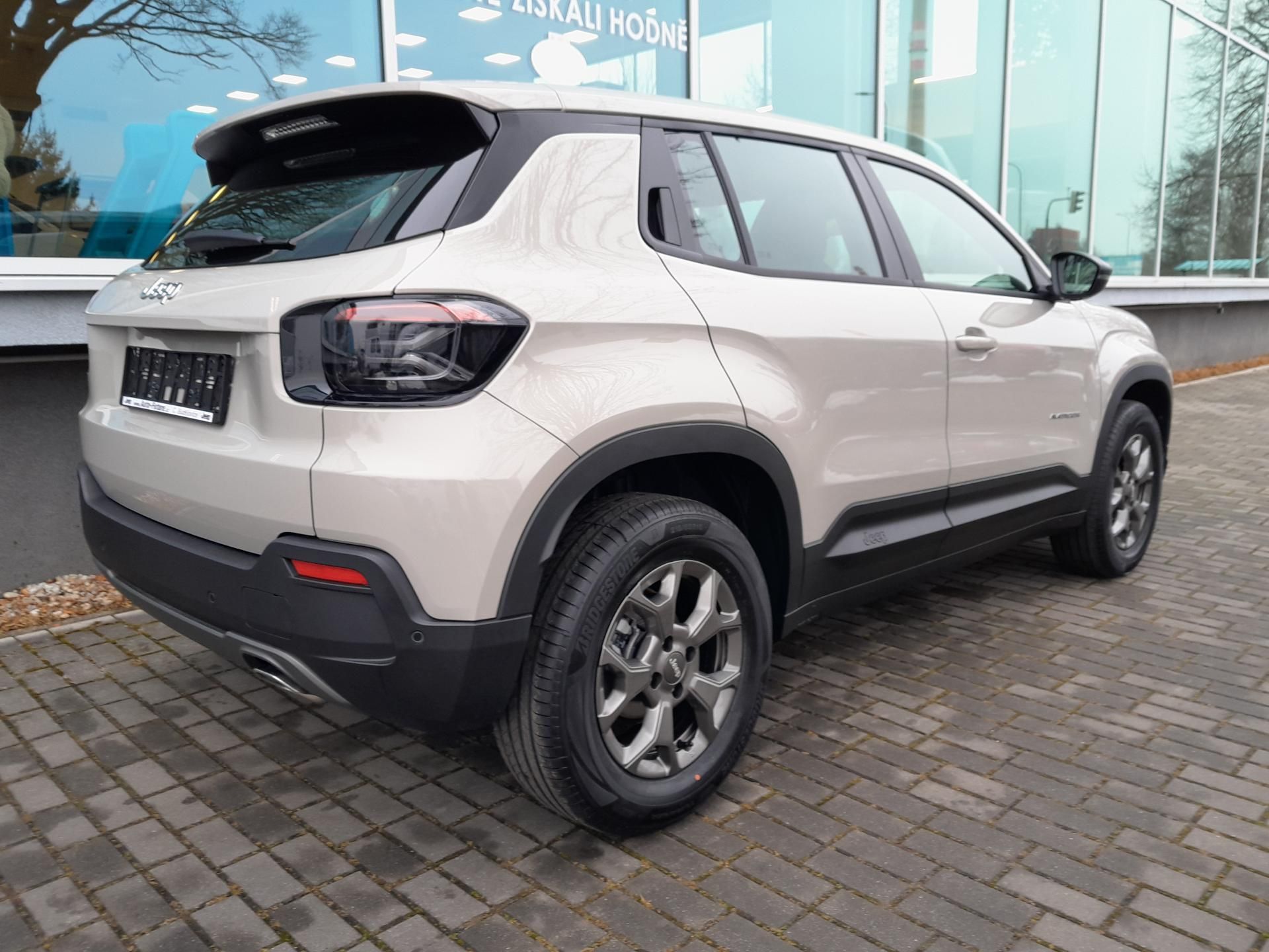 Jeep Avenger, Longitude 1,2 110 PS automat - fotka 3