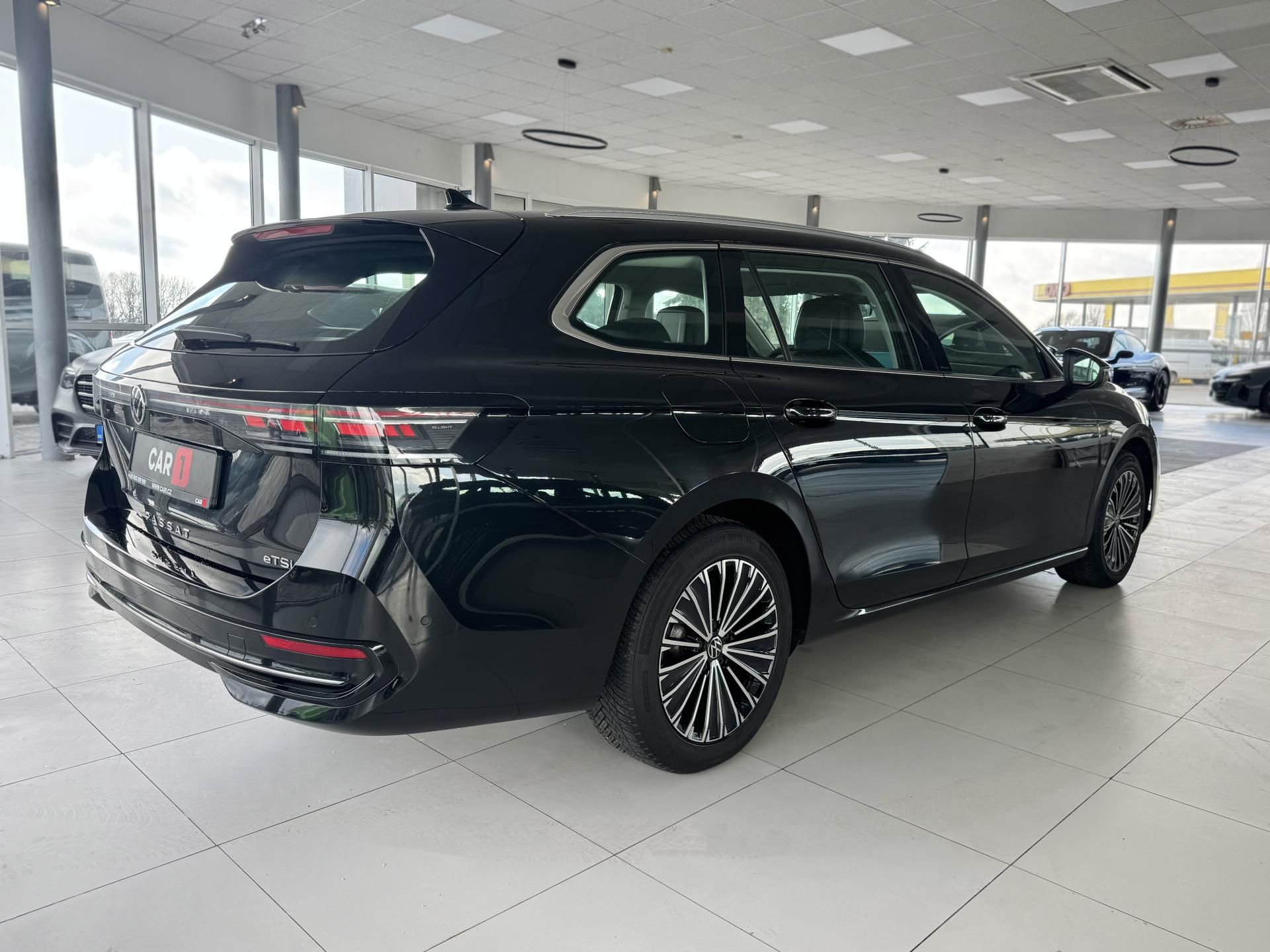 Volkswagen Passat Variant, 1,5 eTSI DSG*IQ-Light*Head-Up - fotka 5