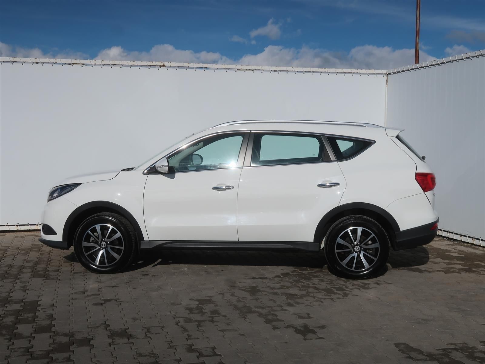 Dongfeng Glory 580, 1.5 Turbo, Automat, 7 míst - fotka 3