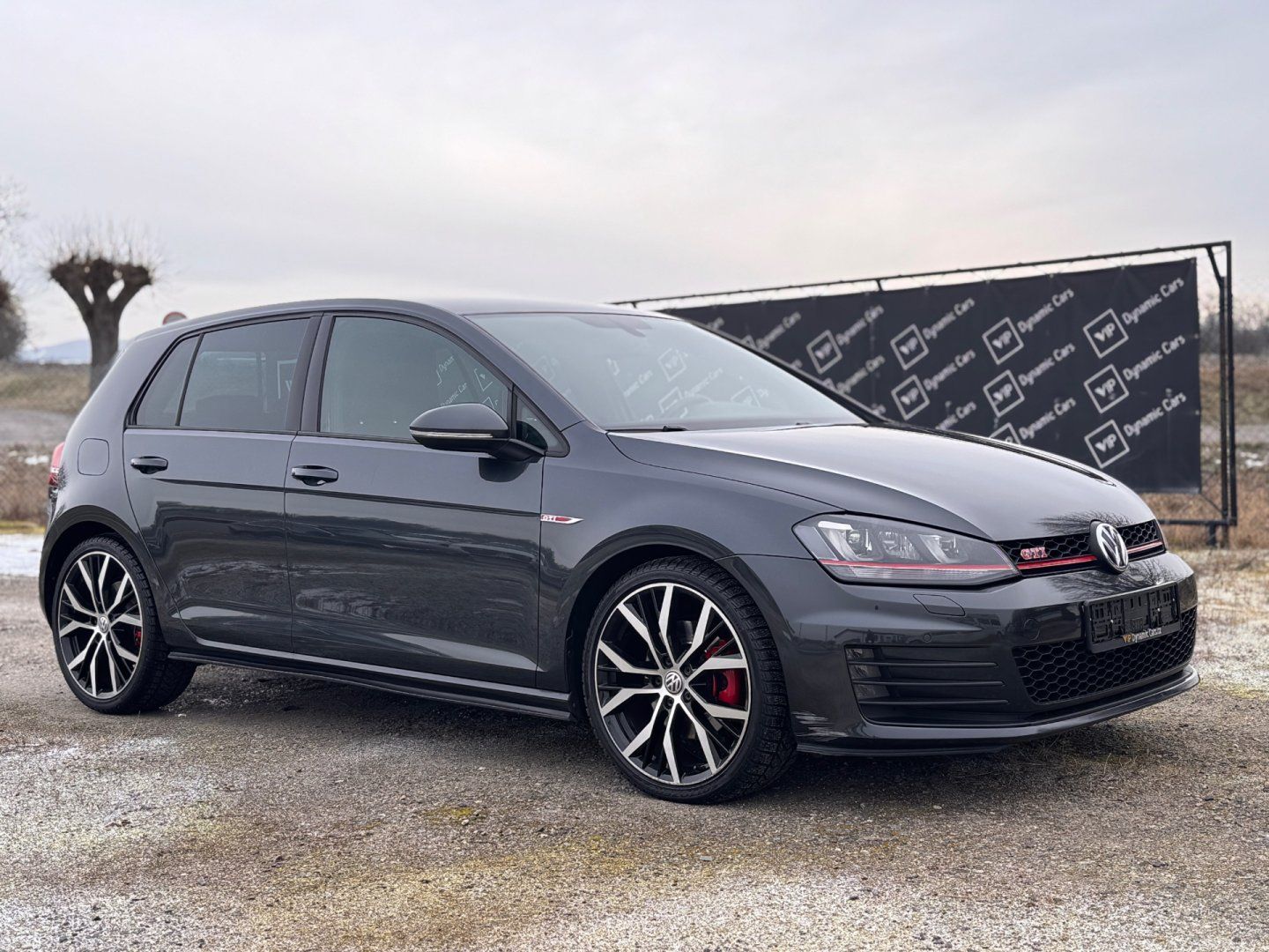 Volkswagen Golf, GTI 2.0 TSI 162 kw MANUÁL