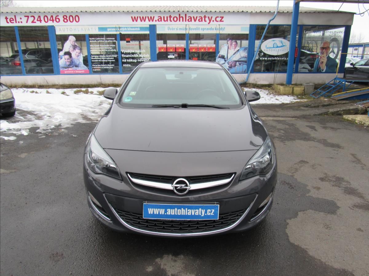 Opel Astra, 1,4 Turbo 103kW - fotka 2