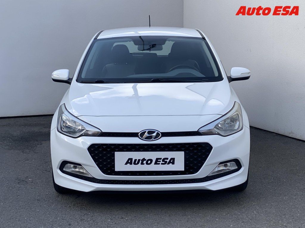 Hyundai i20, 1.2i,ČR,Klima - fotka 2