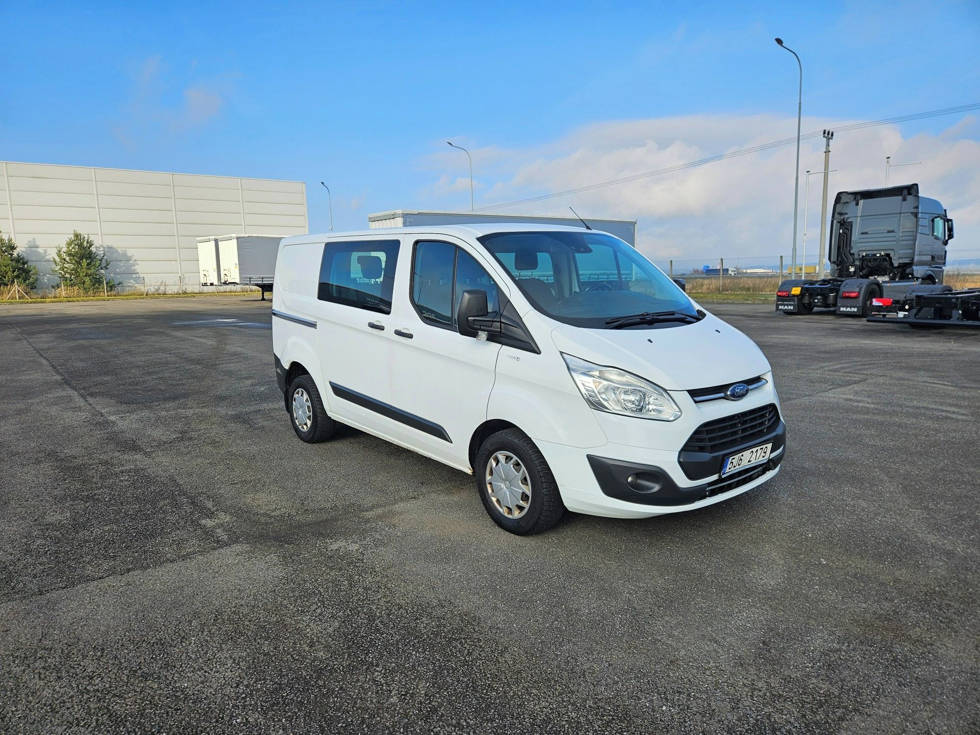 Ford Transit Custom, 2,0 TDCi  6 míst, nové rozvody - fotka 2