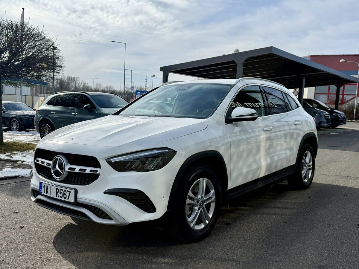 Mercedes-Benz GLA, 220 4MATIC - fotka 4