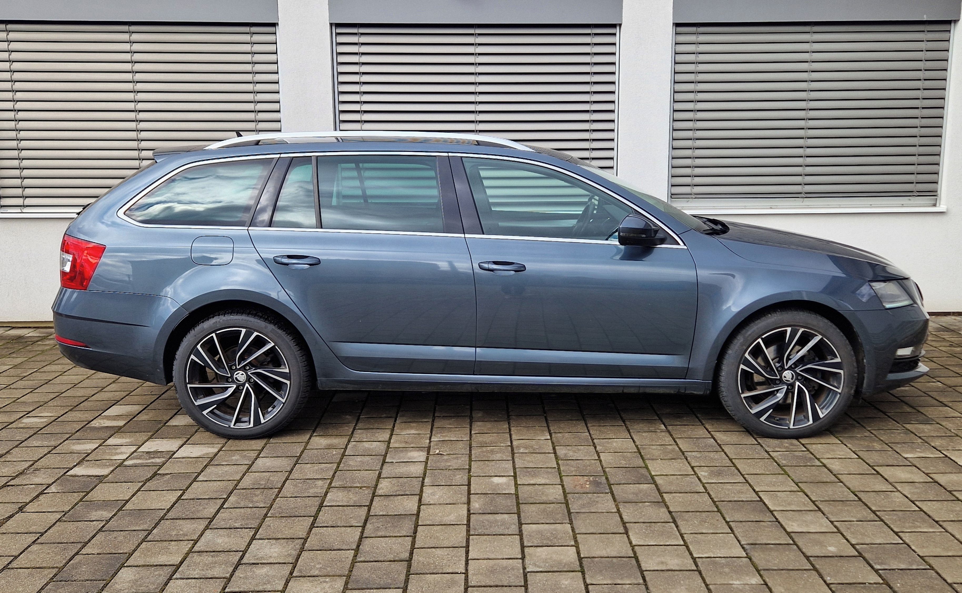 Škoda Octavia, 2.0 TDI,135 kW,4x4, nez.topení - fotka 4