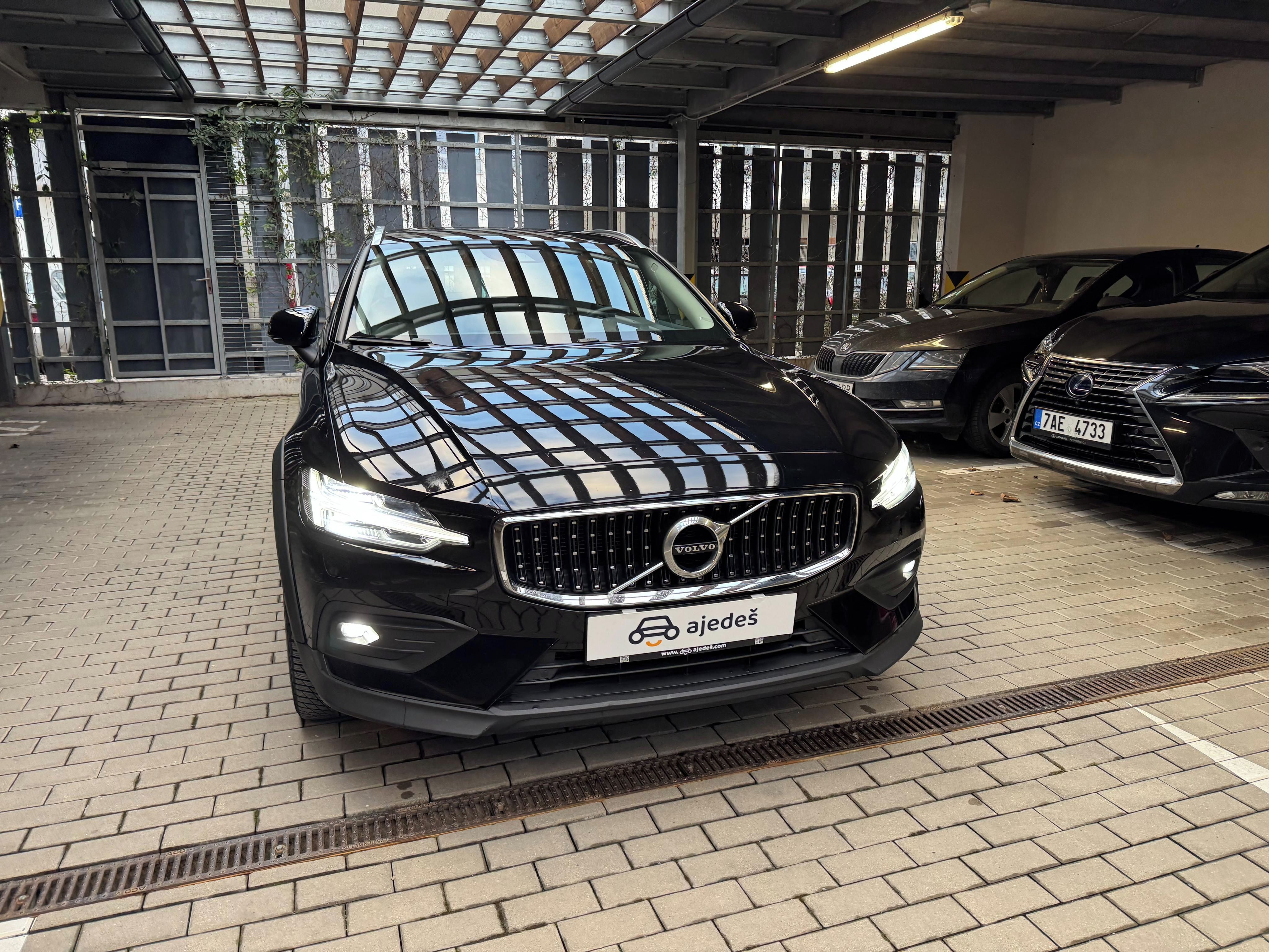 Volvo V60, Cross Country B5 AWD/DPH/ČR - fotka 2