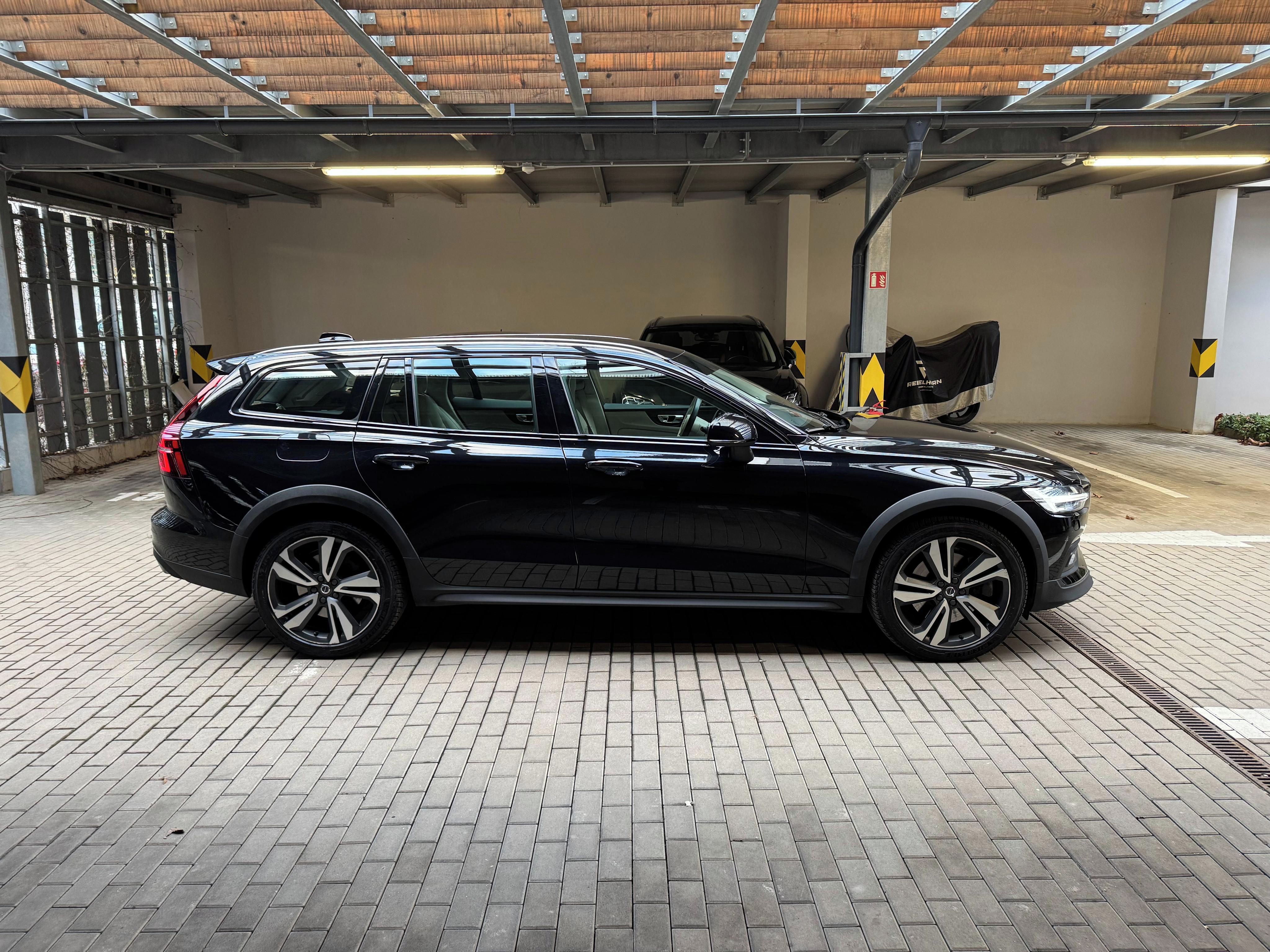 Volvo V60, Cross Country B5 AWD/DPH/ČR - fotka 6