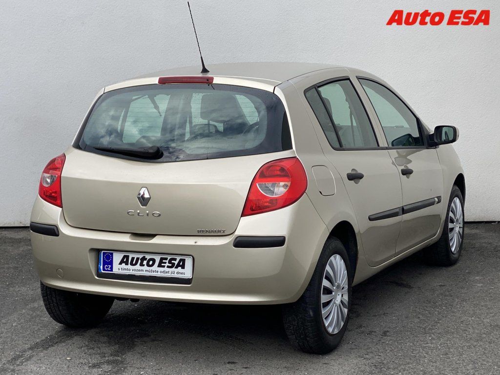 Renault Clio, 1.5 dCi,AC,temp - fotka 4