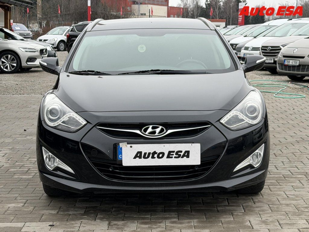Hyundai i40, 2.0 i,Xenon,AC - fotka 2