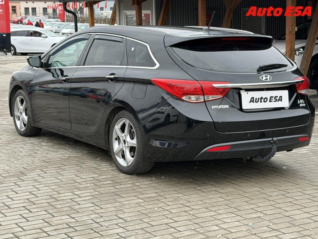 Hyundai i40, 2.0 i,Xenon,AC - fotka 4
