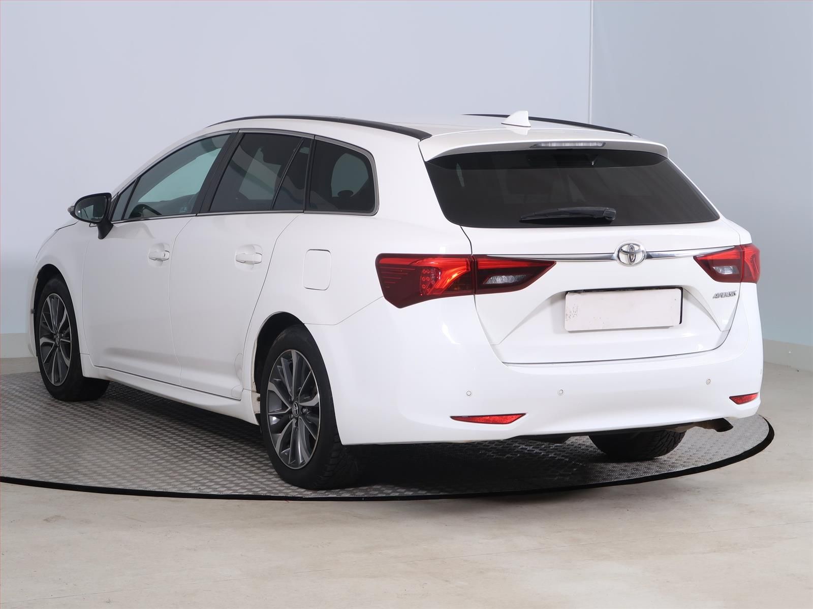 Toyota Avensis, 1.6 D-4D, NOVÁ CENA - fotka 4