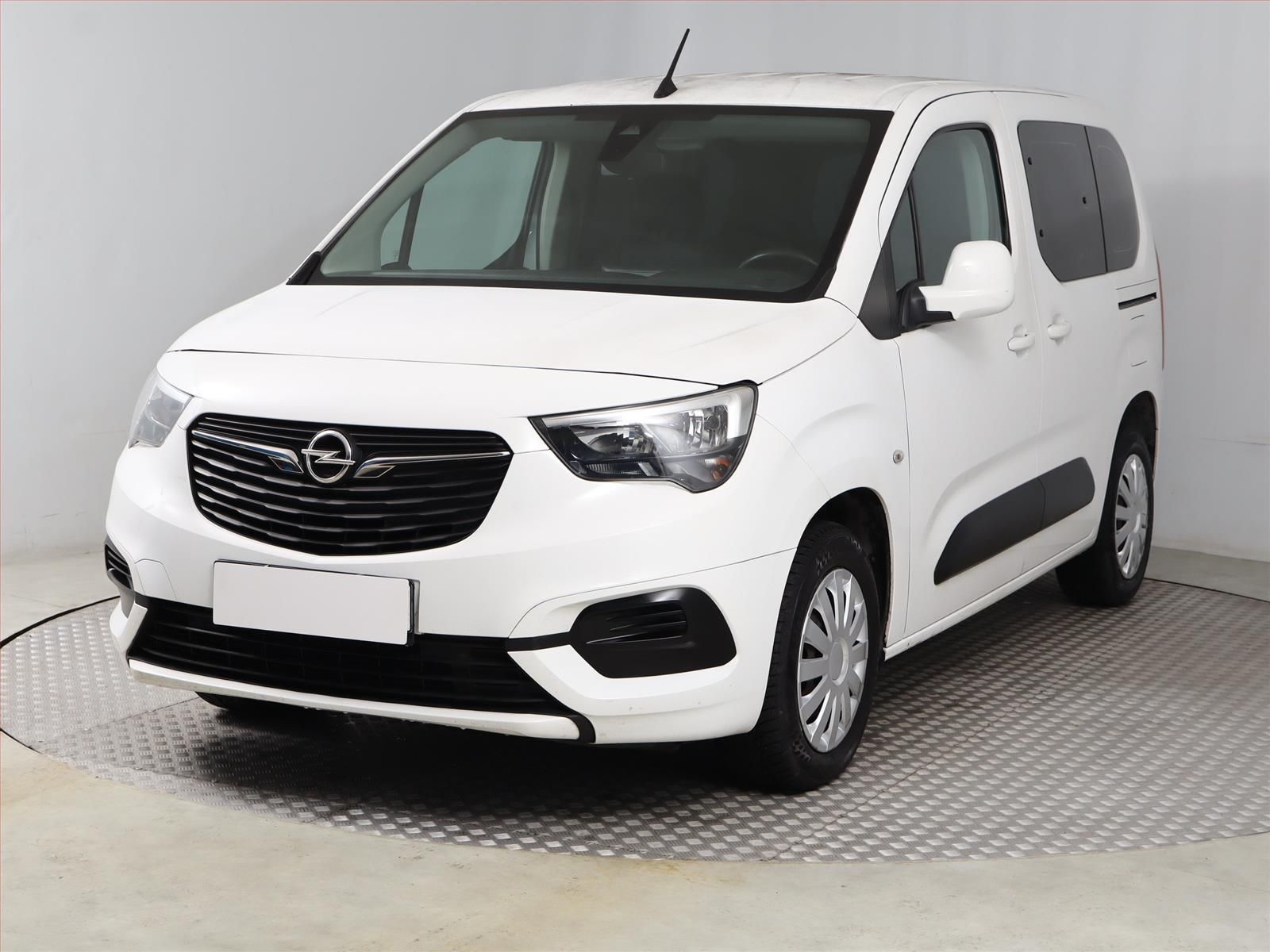 Opel Combo, 1.2 Turbo, Enjoy, 5Míst, Klima - fotka 2