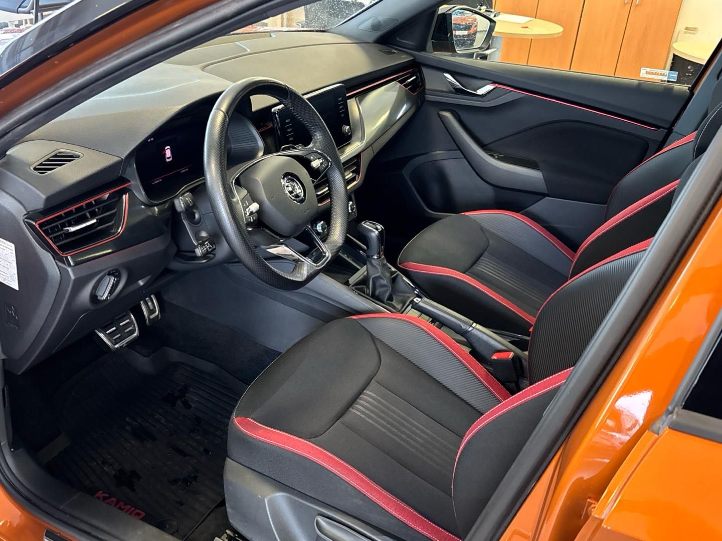 Škoda Kamiq, 1.5 TSI / 110 kW DSG Monte Car - fotka 6