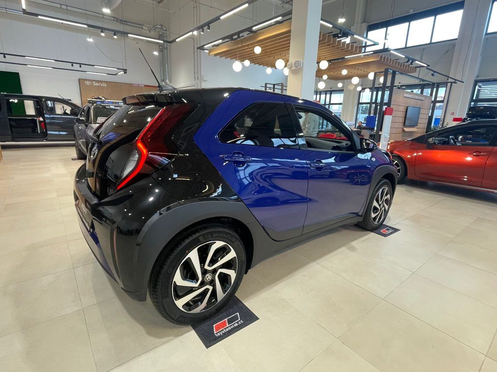 Toyota Aygo, 1.0 Automat Style - fotka 5