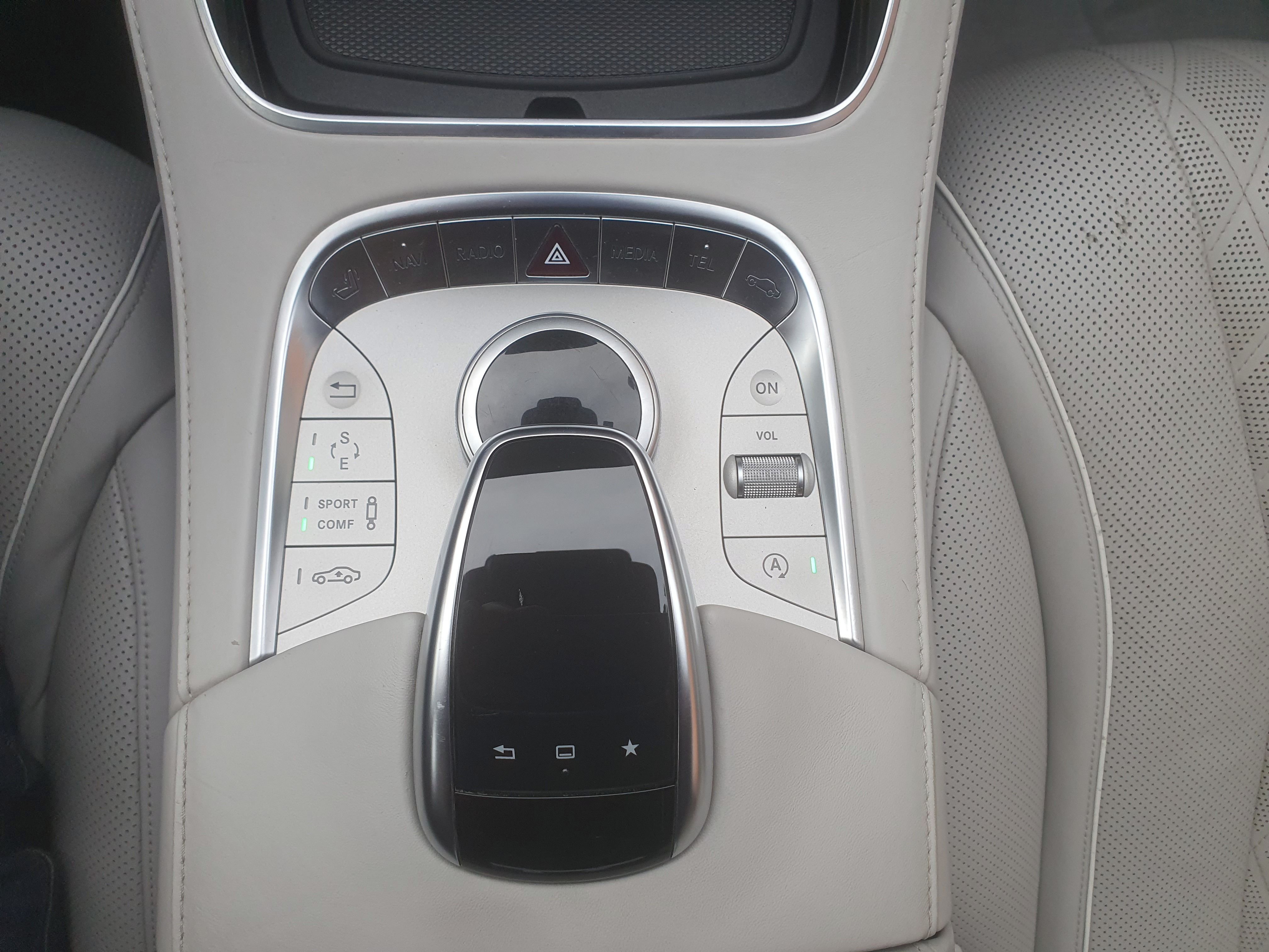 Mercedes-Benz Třídy S, S 350 d 4matic L - fotka 3