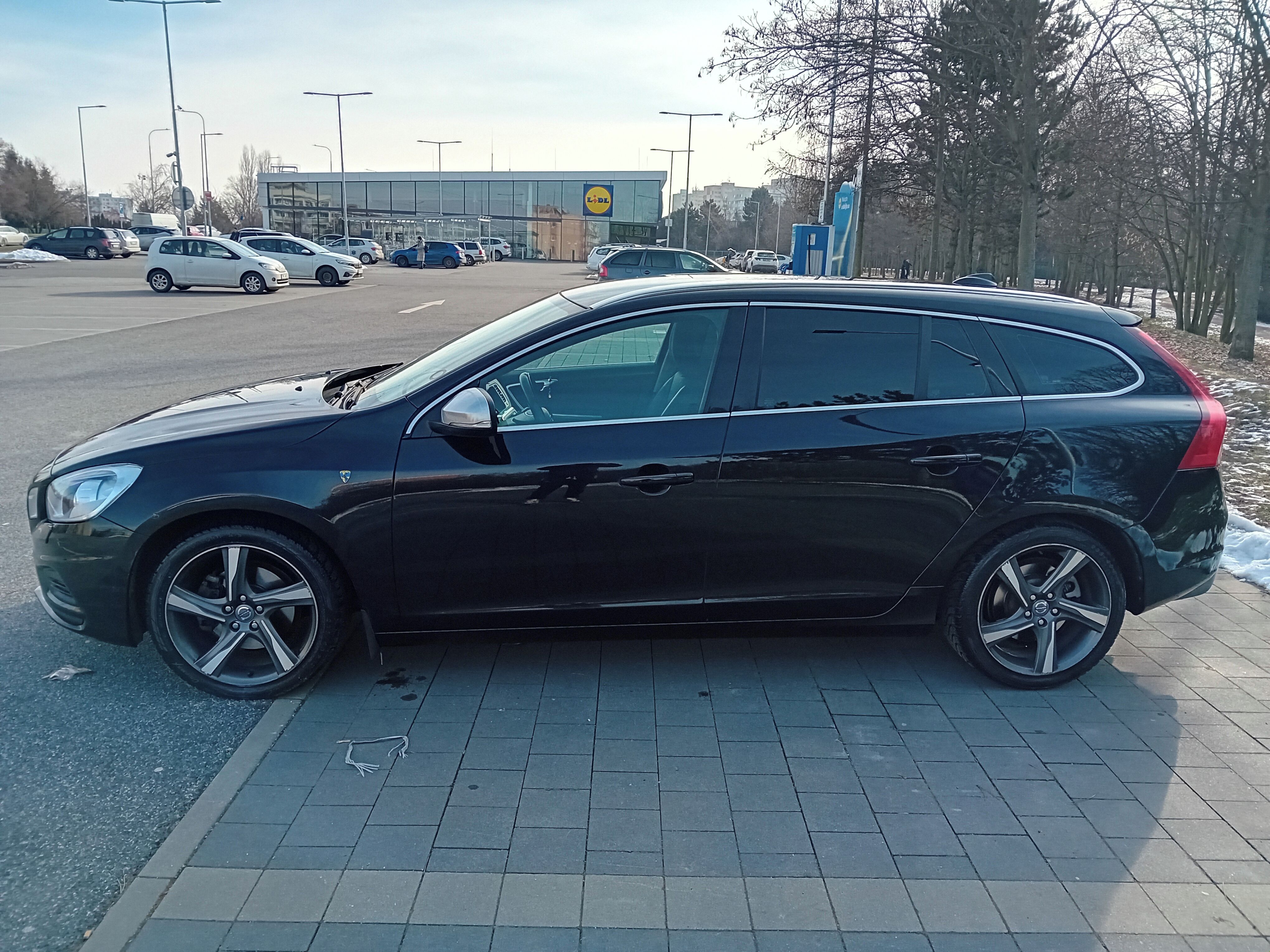 Volvo V60, Volvo V60  D3 R-design - fotka 6