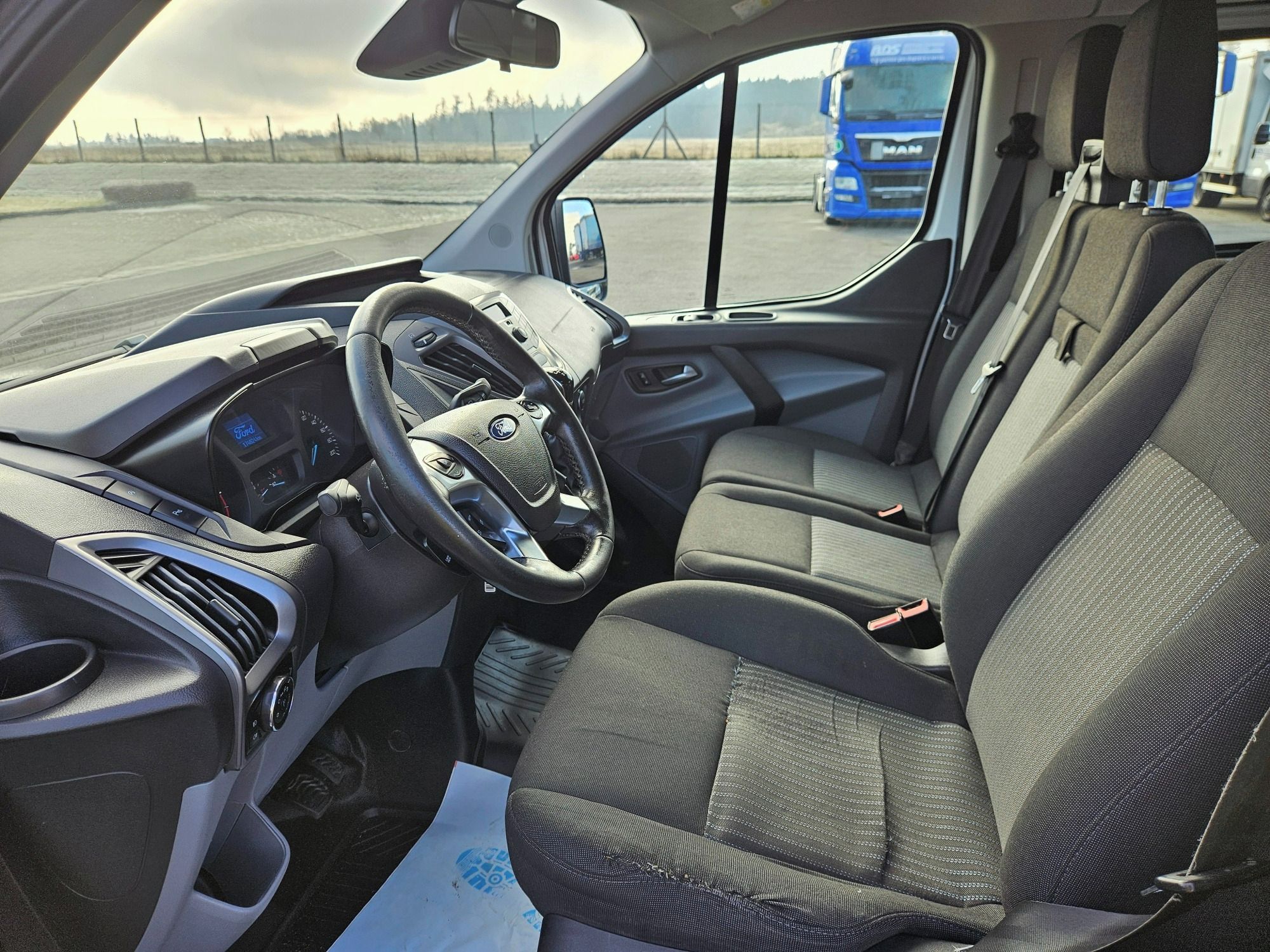 Ford Transit Custom, 2,0 TDCi  6 míst, nové rozvody - fotka 5