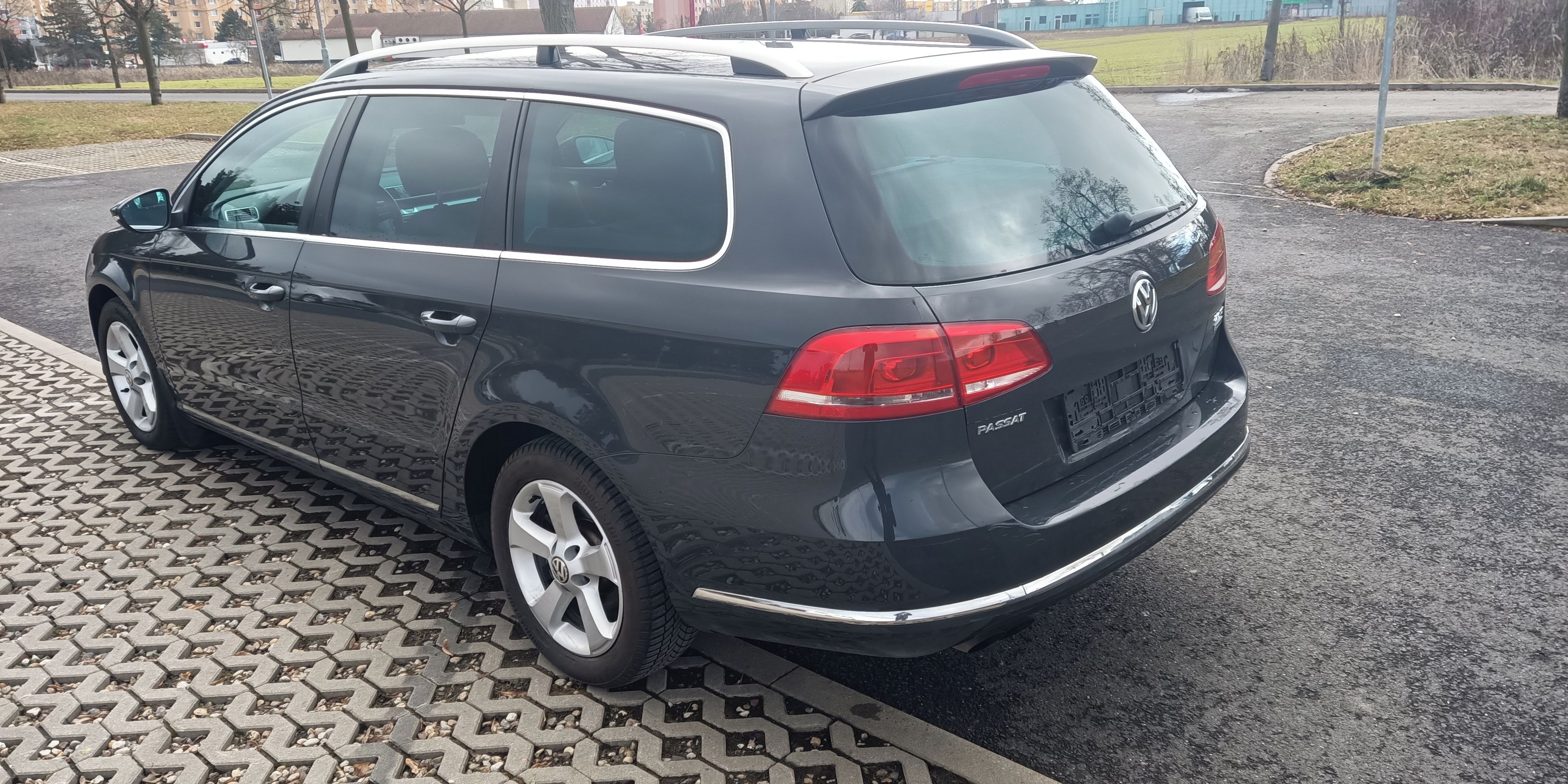 Volkswagen Passat, Kombi 2,0 TDI 103 KW - fotka 3