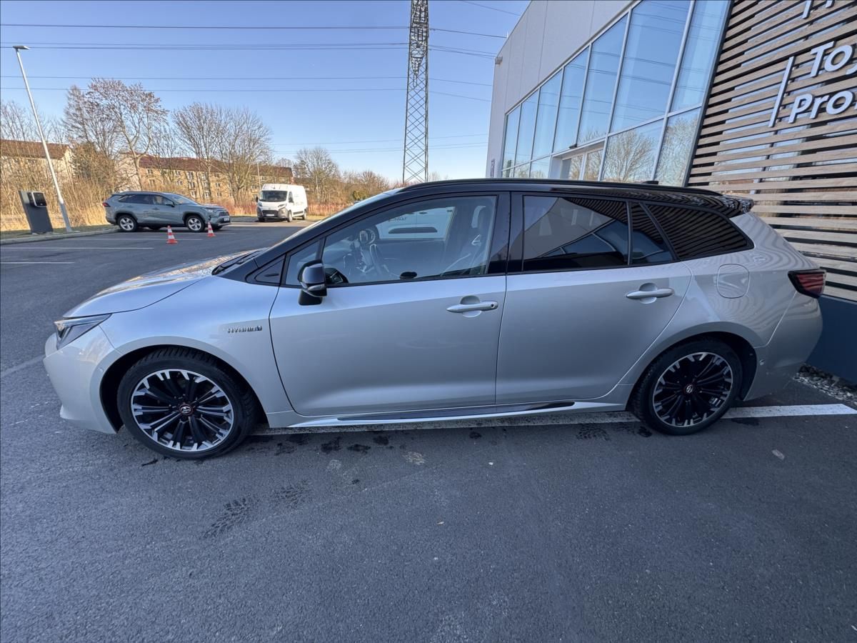 Toyota Corolla, 1,8 GR SPORT DYNAMIC - fotka 3