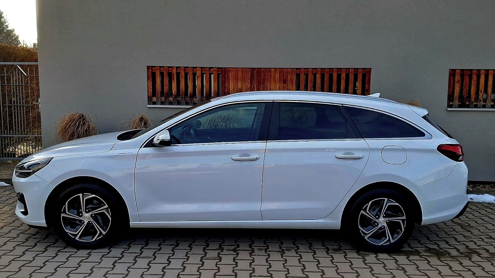 Hyundai i30, 1,6 CRDi Combi ČR DPH - fotka 6