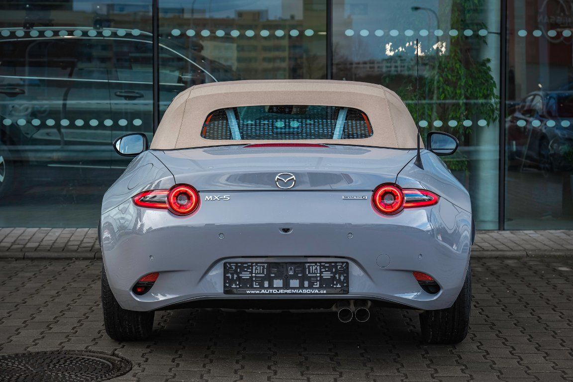 Mazda MX-5, ST 1.5L 132k 6MT Kazari - fotka 6