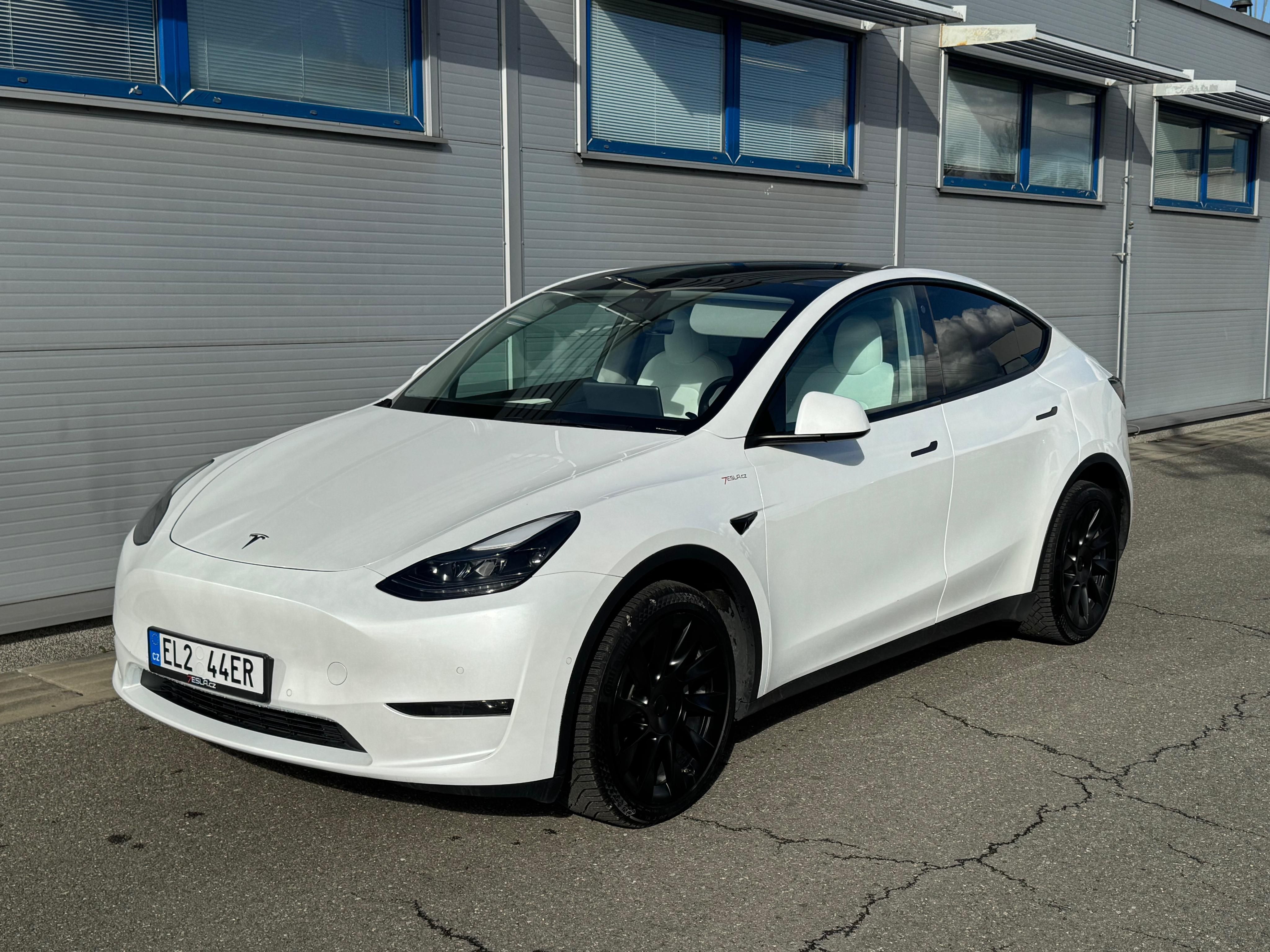 Tesla Model Y, Long Range 4x4 ZÁRUKA, DPH - fotka 2