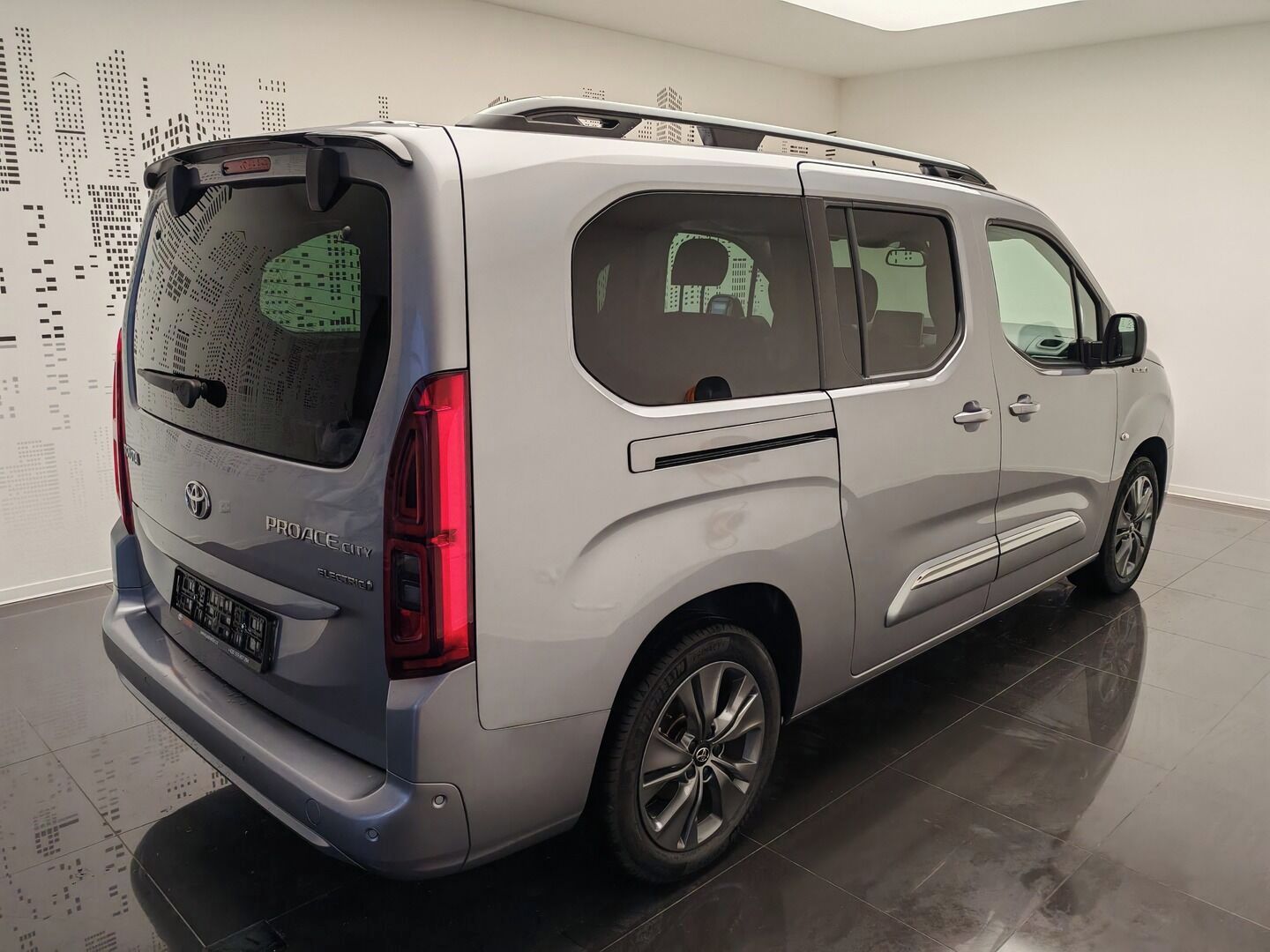 Toyota Proace City Verso, 1.5 D-4D 130k Long Family - fotka 4
