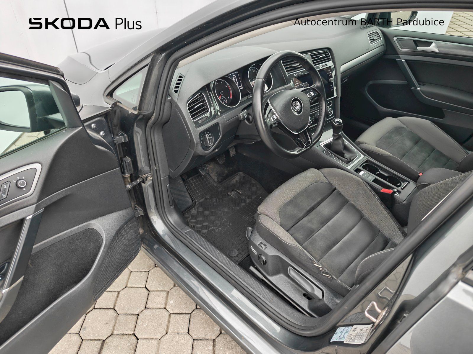 Volkswagen Golf, Variant / 1,0 TSI / 81 kW / Ma - fotka 5