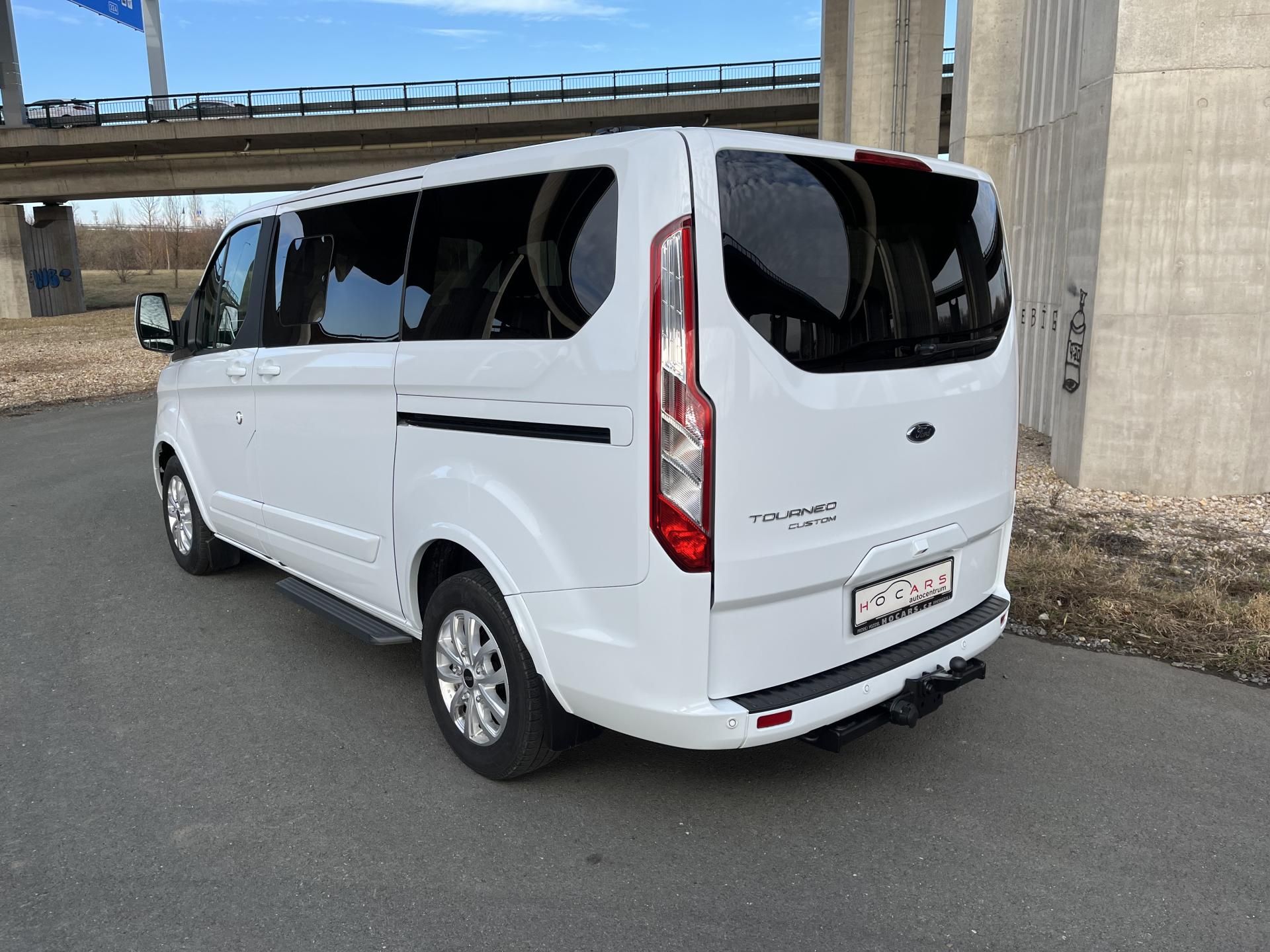 Ford Tourneo Custom, 2.0Eco TITANIUM 8M bez*MHEV ! - fotka 5