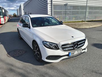 MB E220 D 4MATIC, super stav