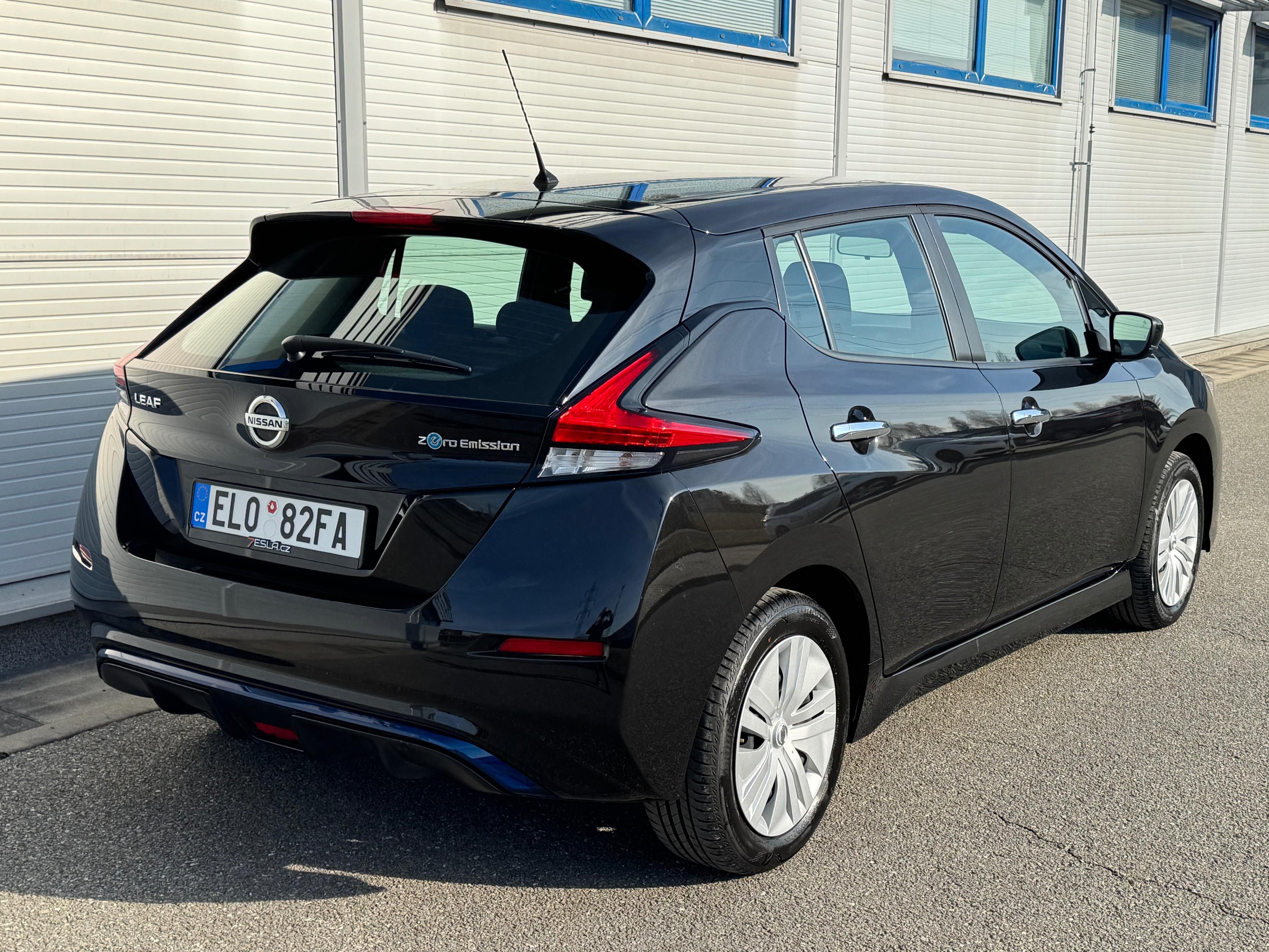 Nissan LEAF, 110kW - 40kWh - Top stav ! - fotka 3