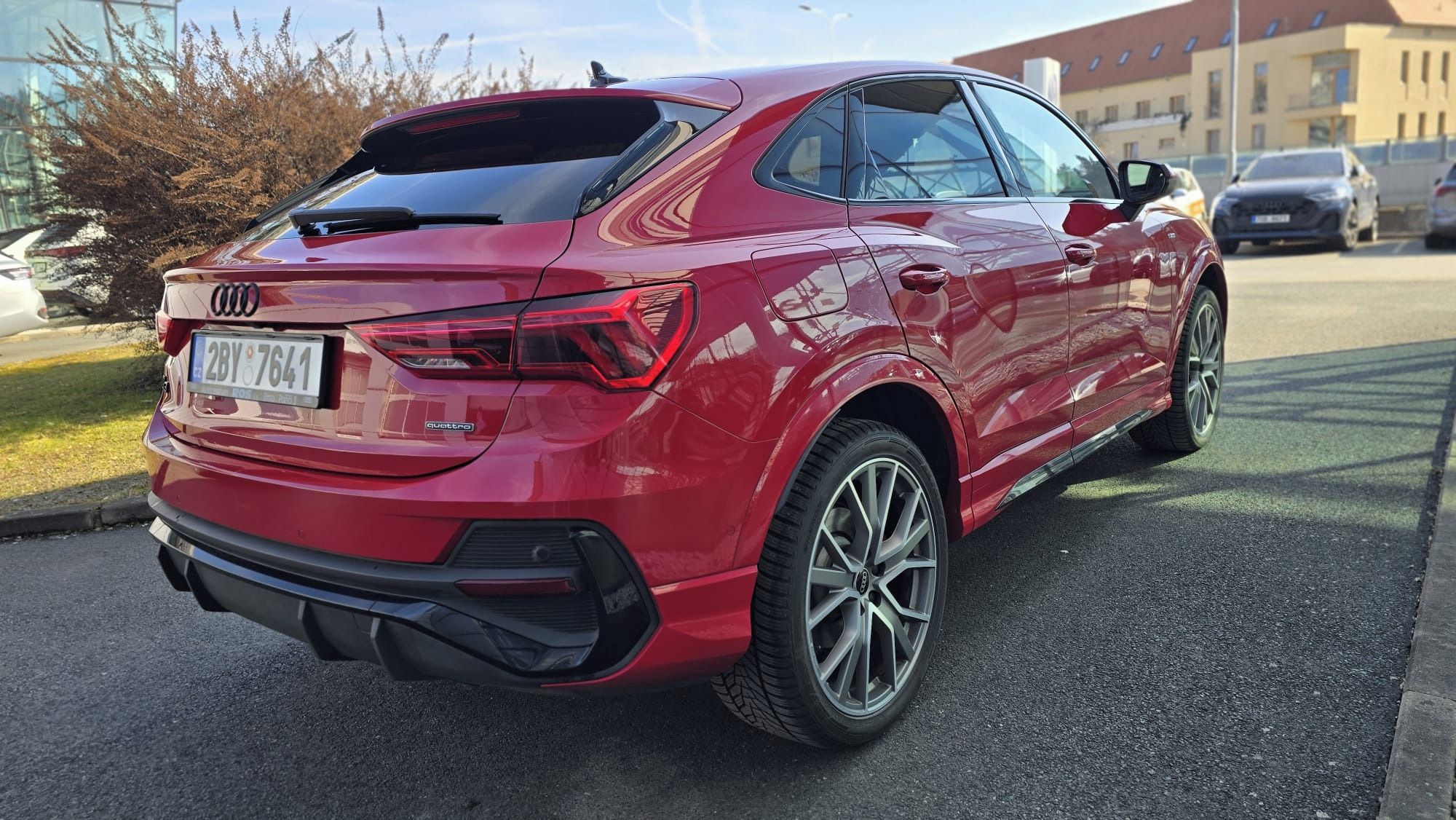 Audi Q3, SB S line 45 TFSI quattro - fotka 6