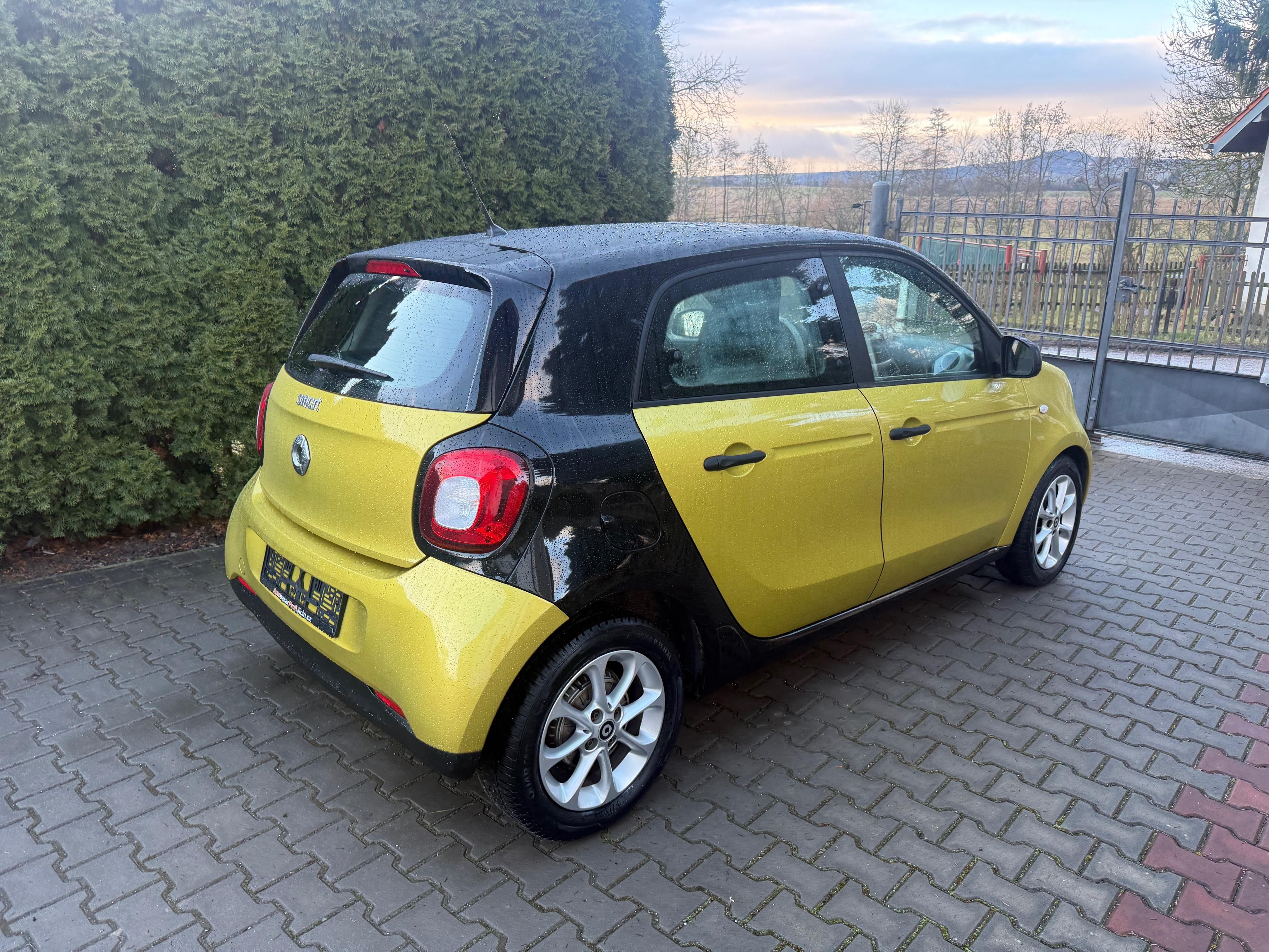 Smart Forfour, 1,0i /52 kw Nová STK klima - fotka 4