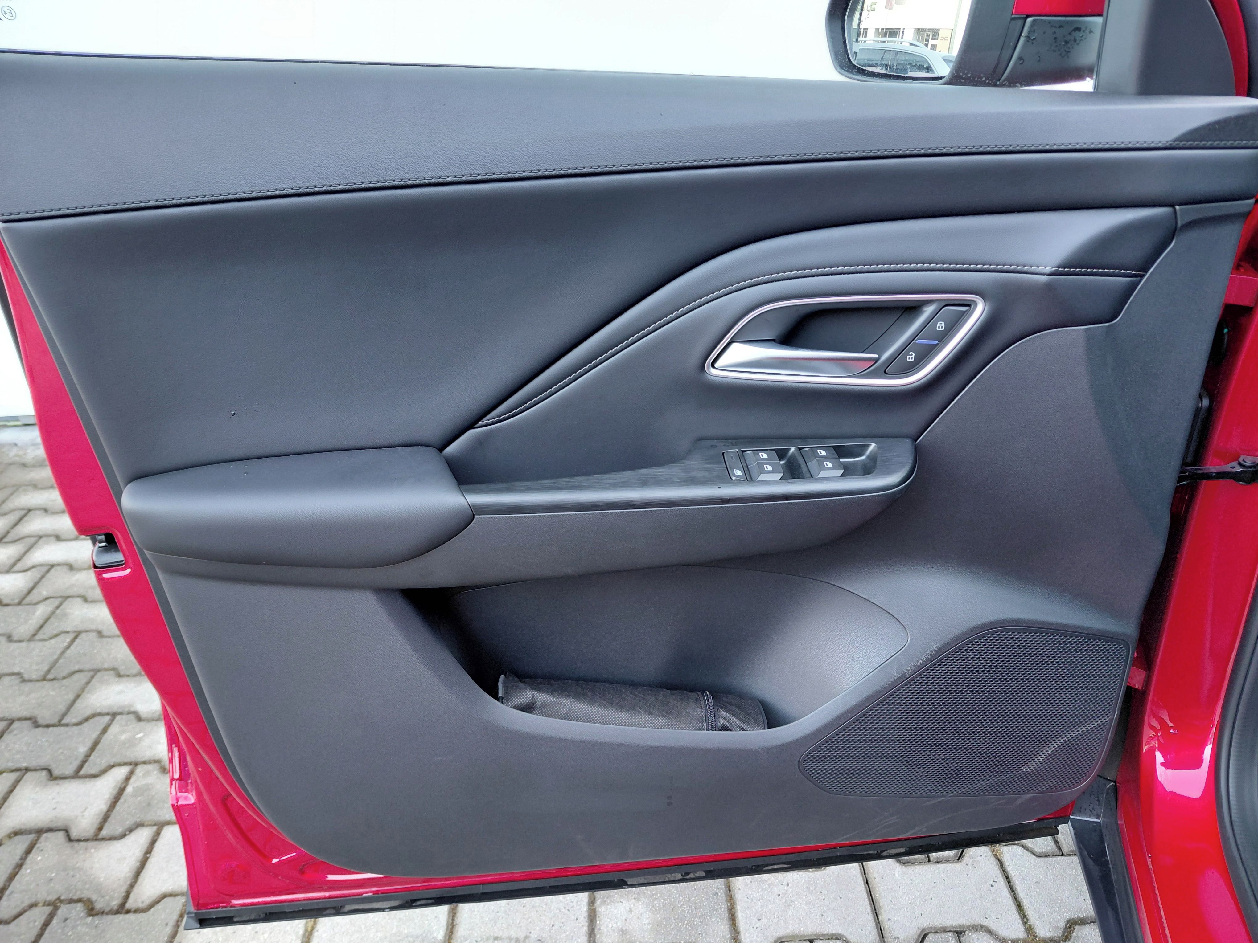 MG ZS, ELEGANCE 1.5I MT5 85kW/115k - fotka 5