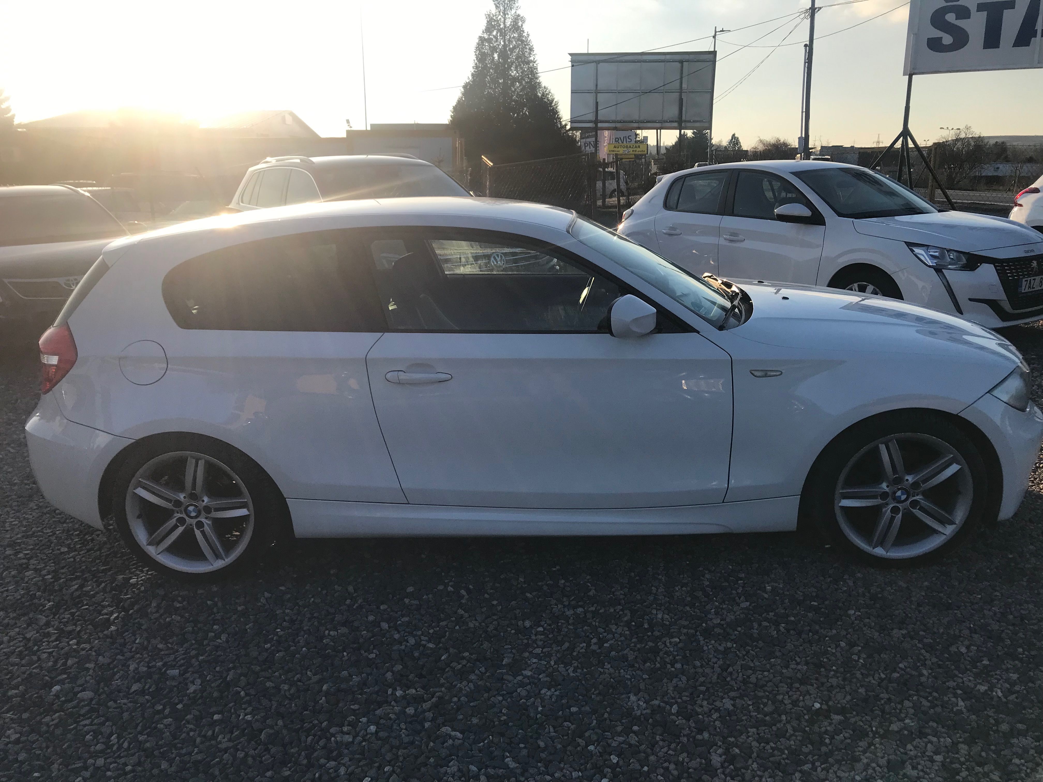 BMW Řada 1, 118 105 KW,M-PAKET,MAN,XENON - fotka 5