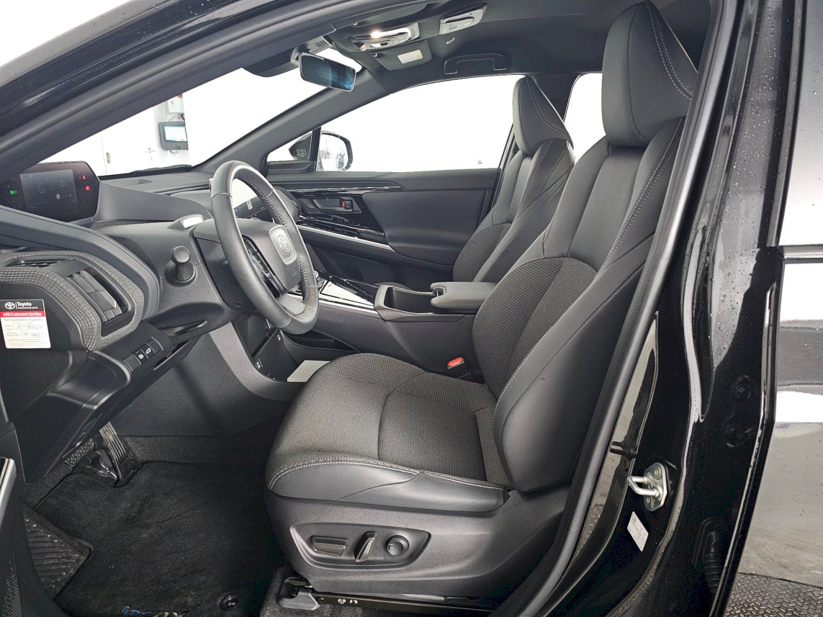Toyota bZ4X, 150kW PRESTIGE FWD - fotka 6