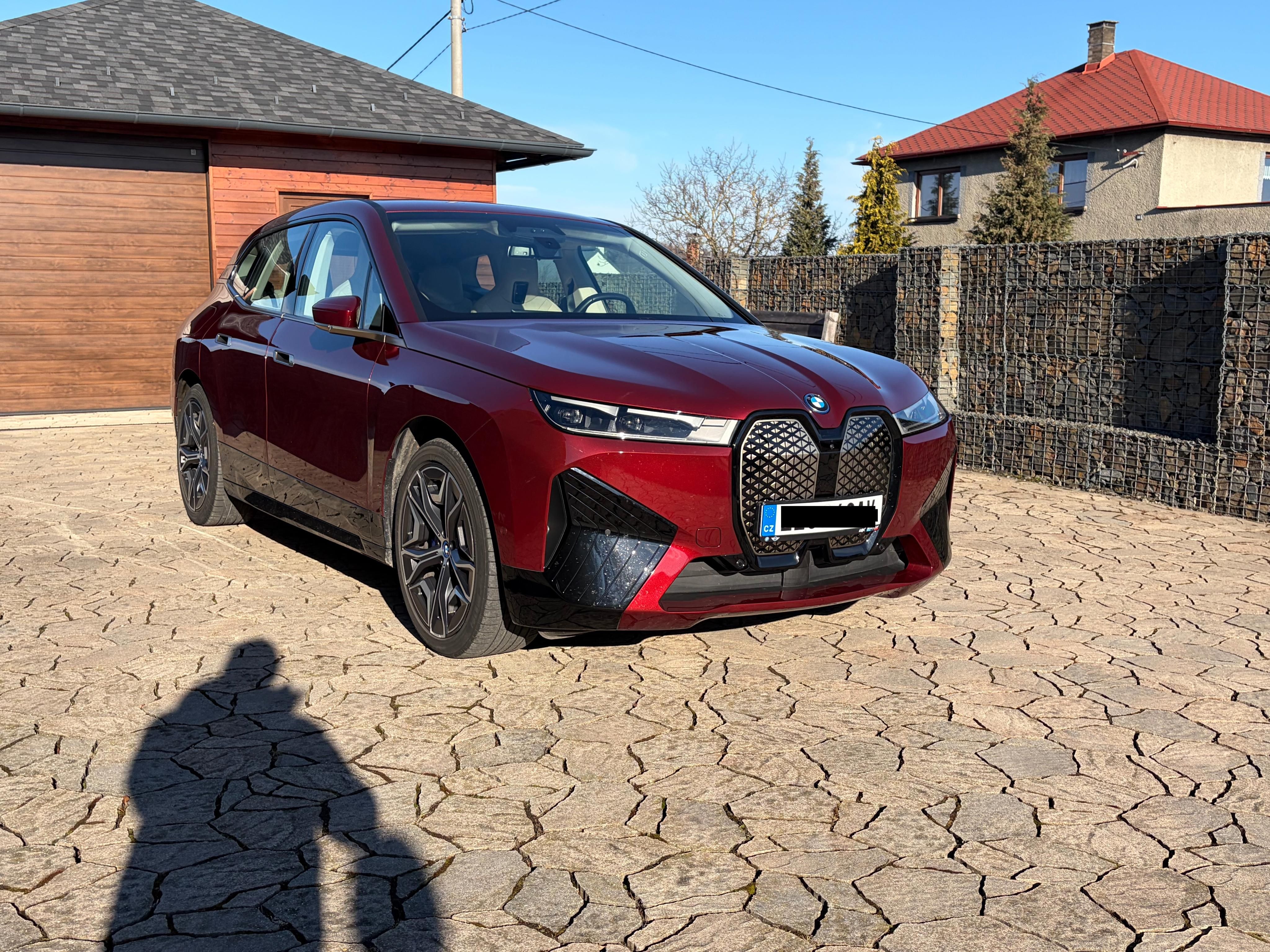 BMW iX, BMW iX xDrive50