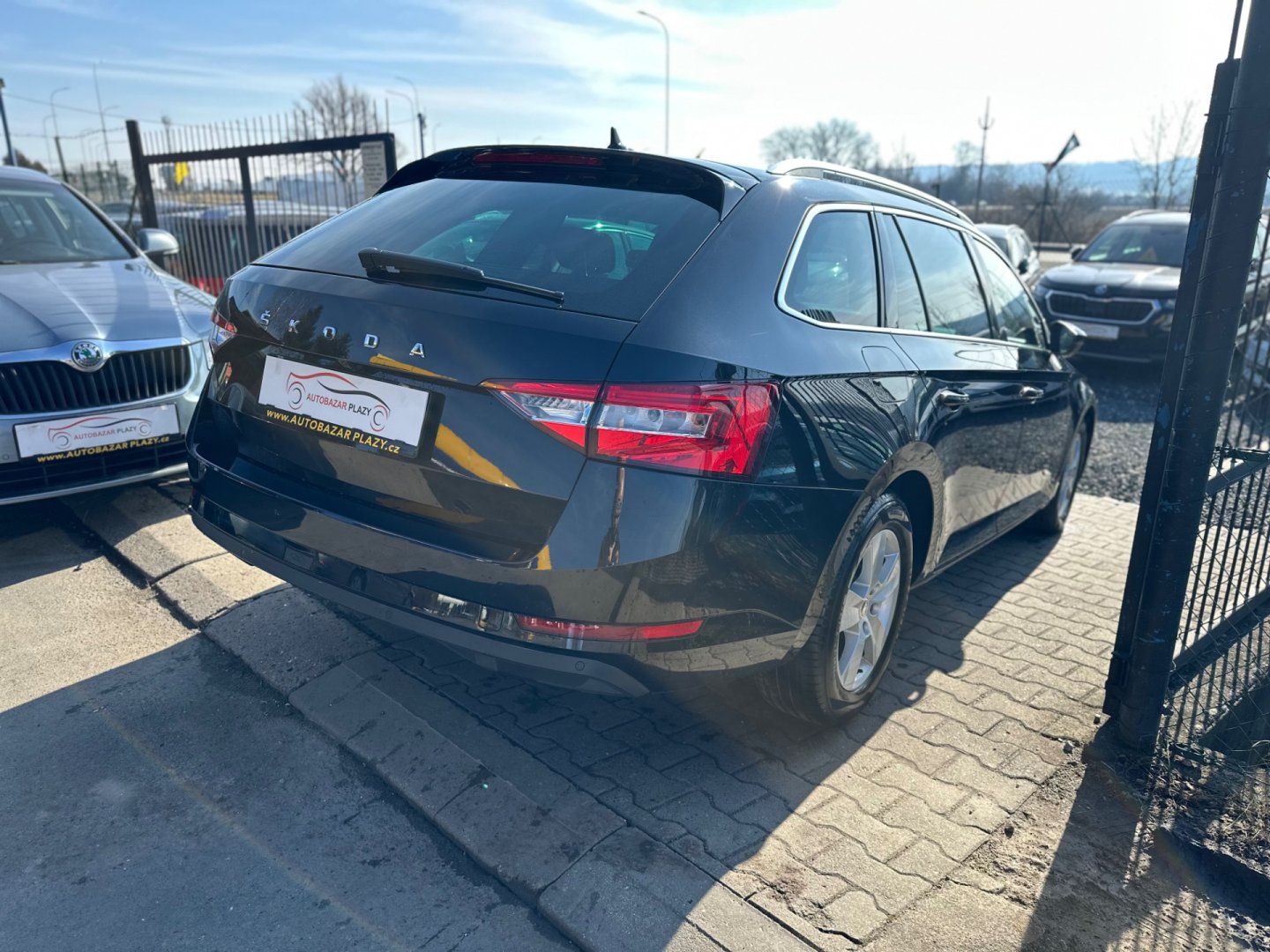Škoda Superb, 2.0TDi VIRTUAL,KAMERA,1.MAJ. - fotka 4