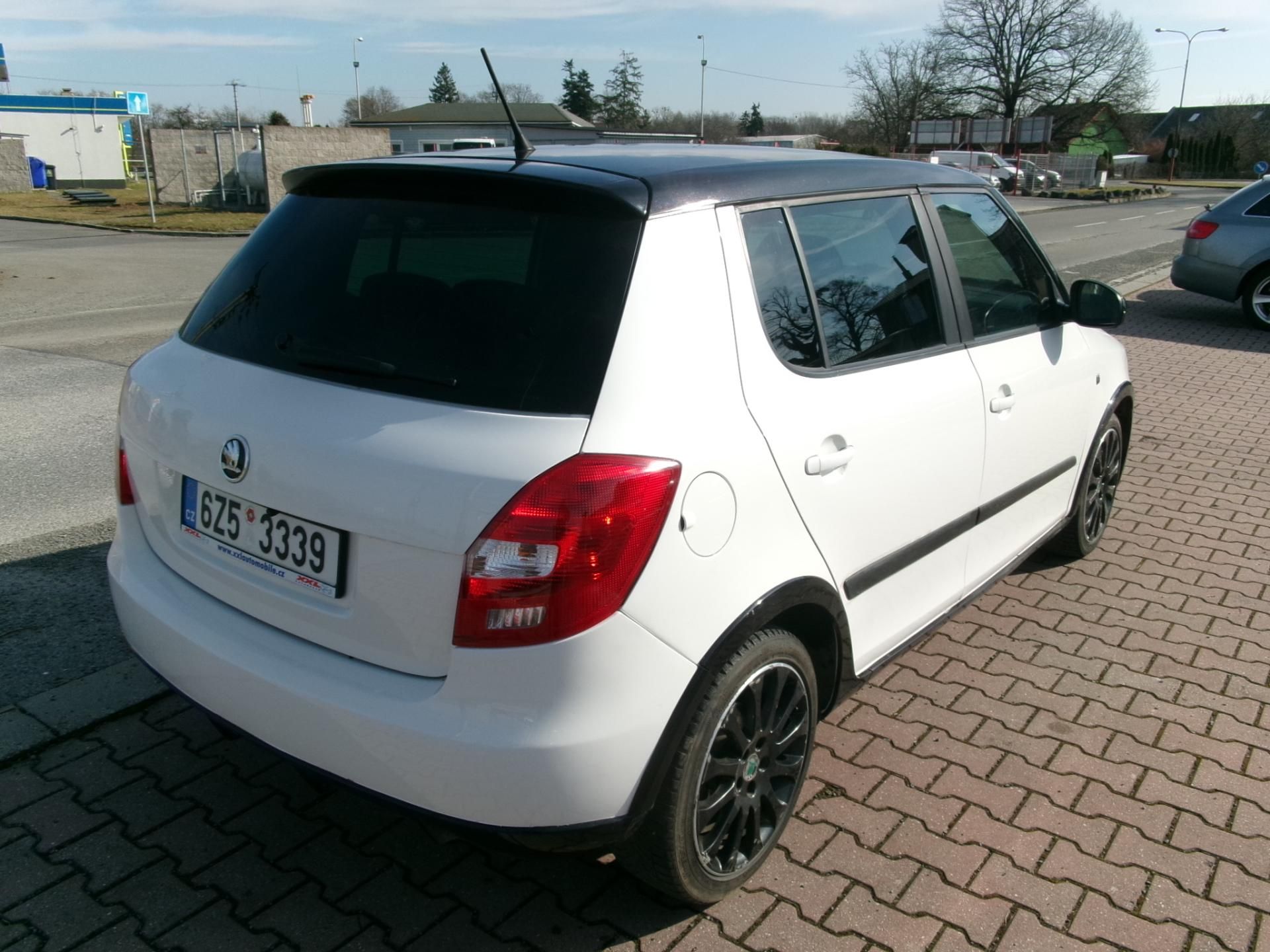 Škoda Fabia, 1,2 TSI KLIMA ALU HF BT - fotka 5