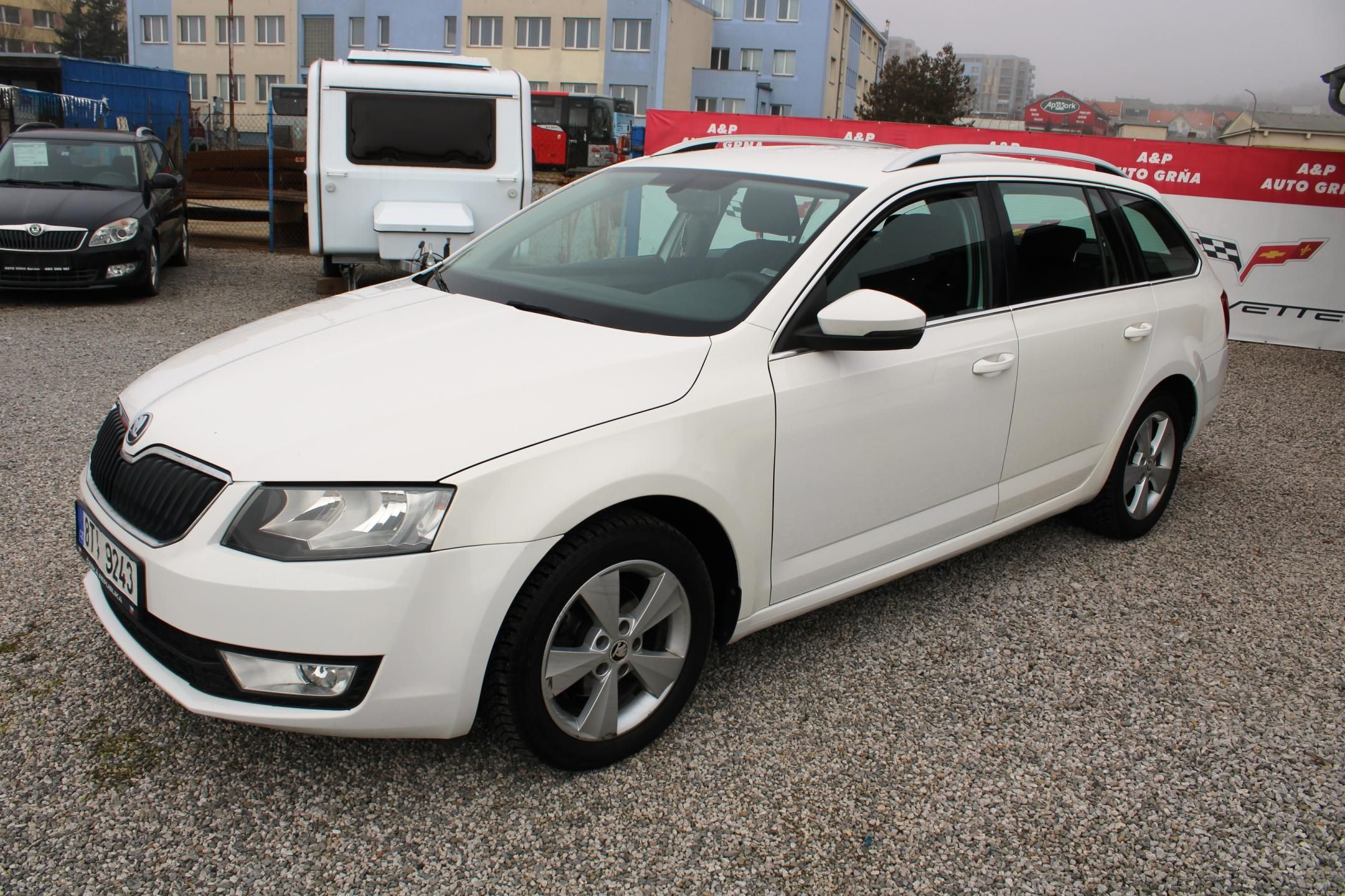 Škoda Octavia, 1,6TDI KLIMA TEMPOMAT EL.OKNA - fotka 3