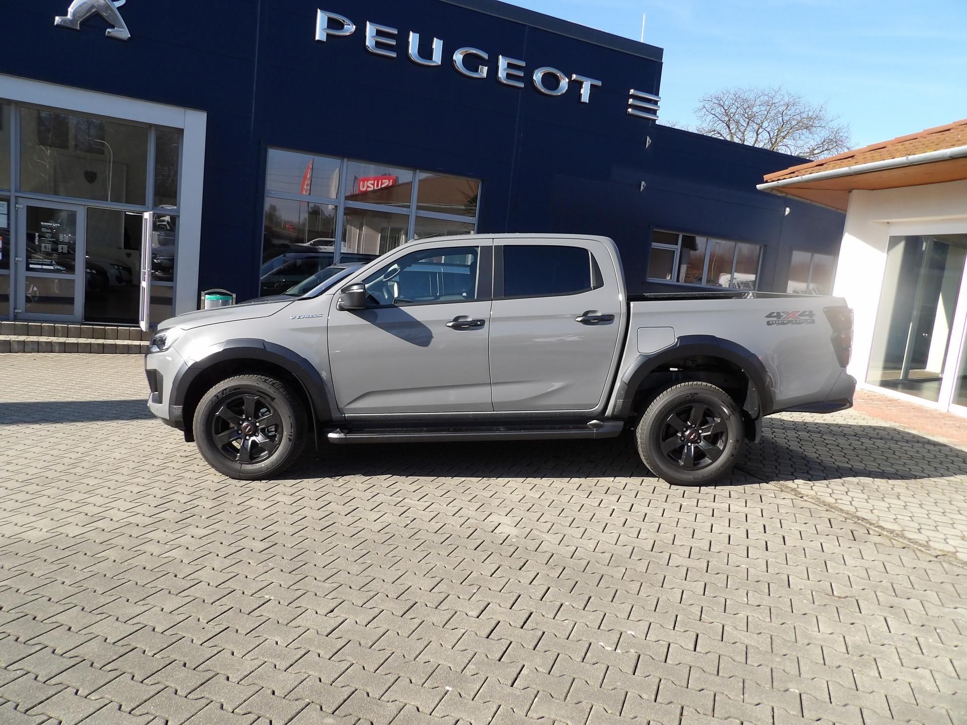 Isuzu D-Max, V-Cross Double Cab 4x4 A/T - fotka 6