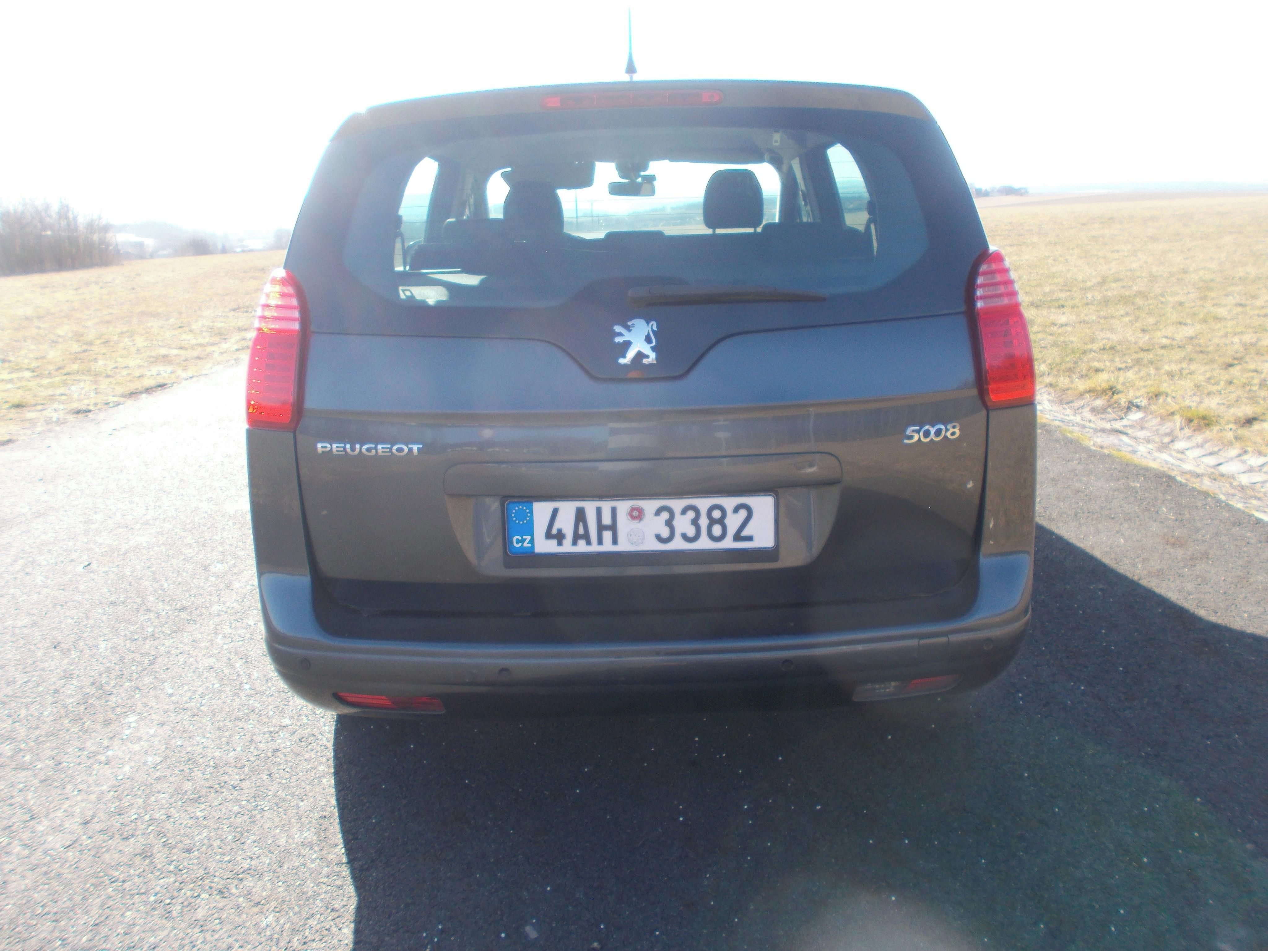 Peugeot 5008, 1,6 HDI 7 MÍSTNÉ,SERVISOVANÉ - fotka 5