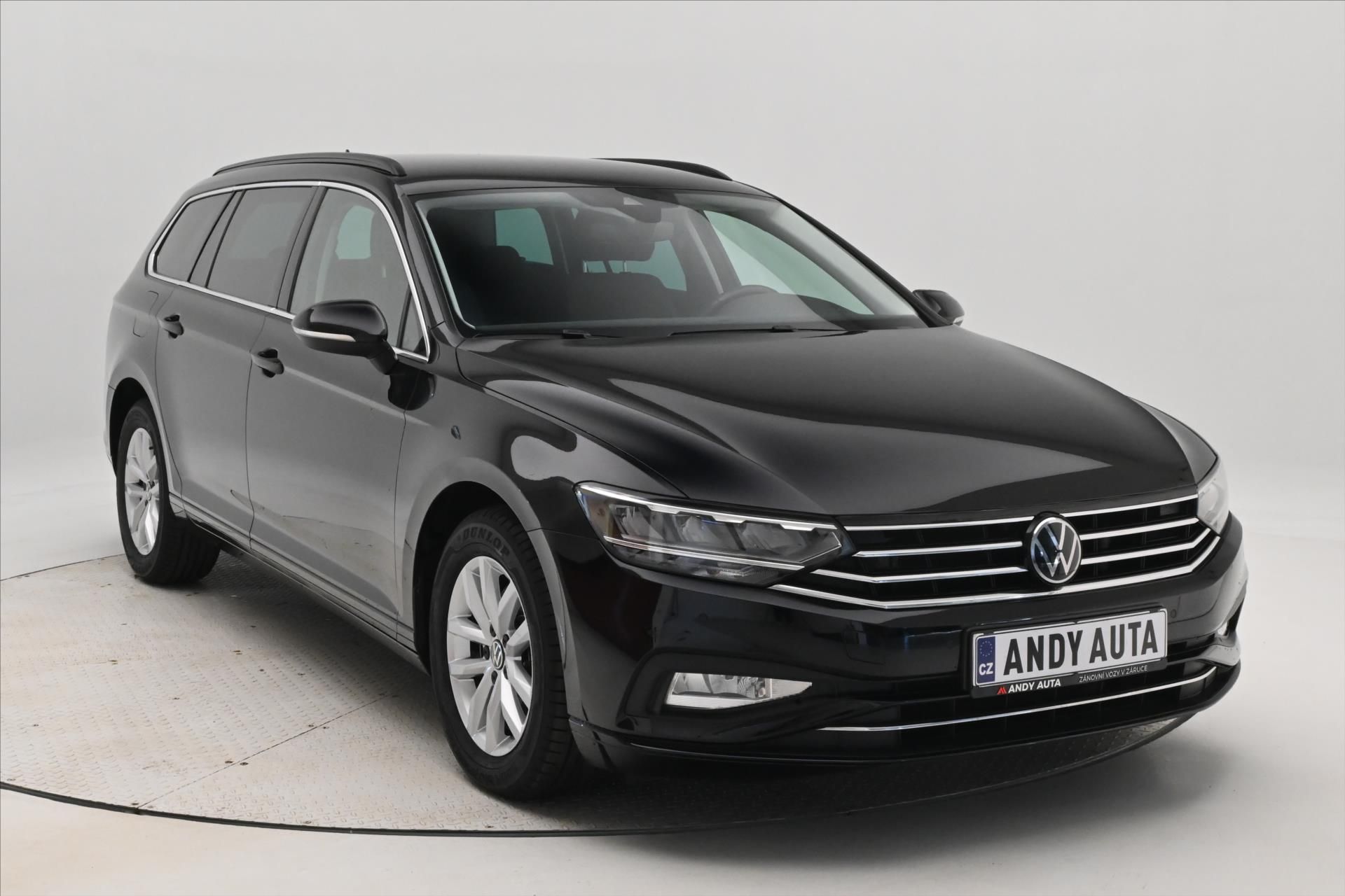 Volkswagen Passat, 2,0 TDI 110kW DSG Business Zár - fotka 3