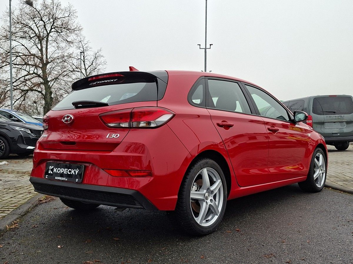 Hyundai i30, 1,0 TGDI 120k M6 - fotka 3